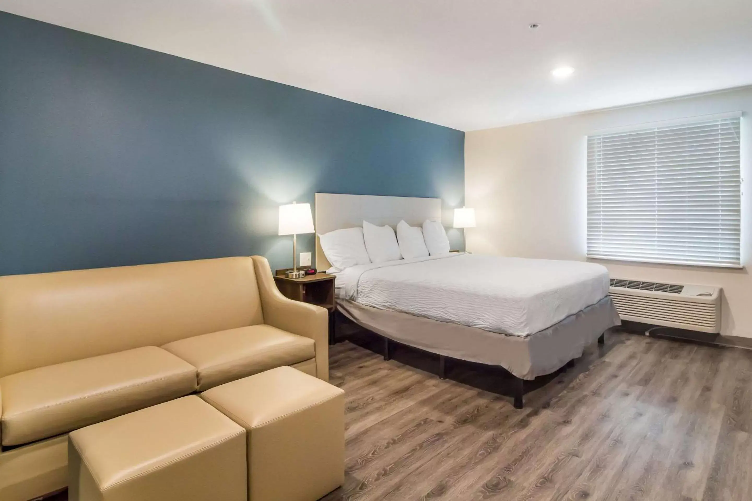 Standard King Room - Non-Smoking in WoodSpring Suites Lake Jackson Standard King Room - Non-Smoking in WoodSpring Suites Lake Jackson