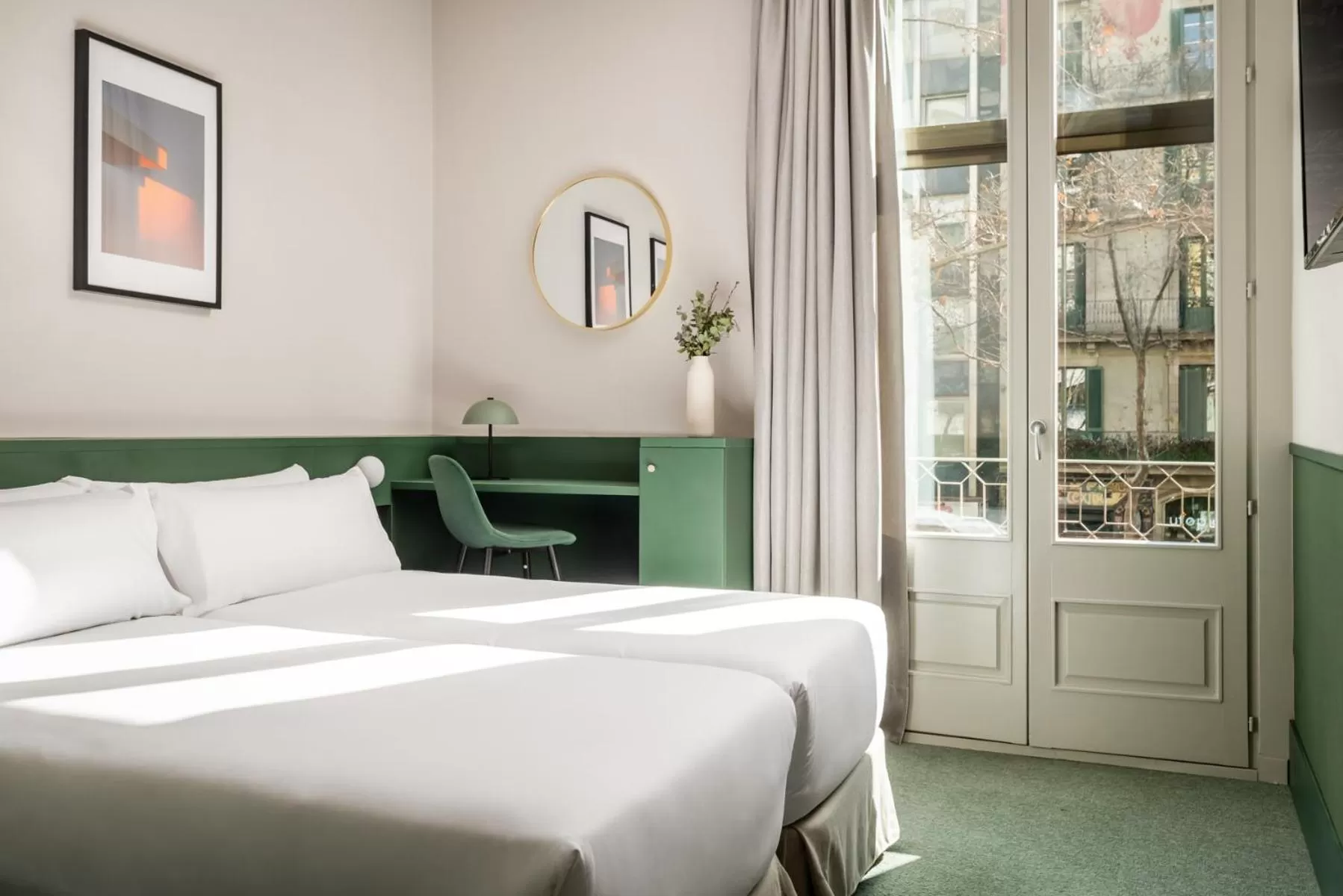 Photo of the whole room, Bed in BYPILLOW Mothern