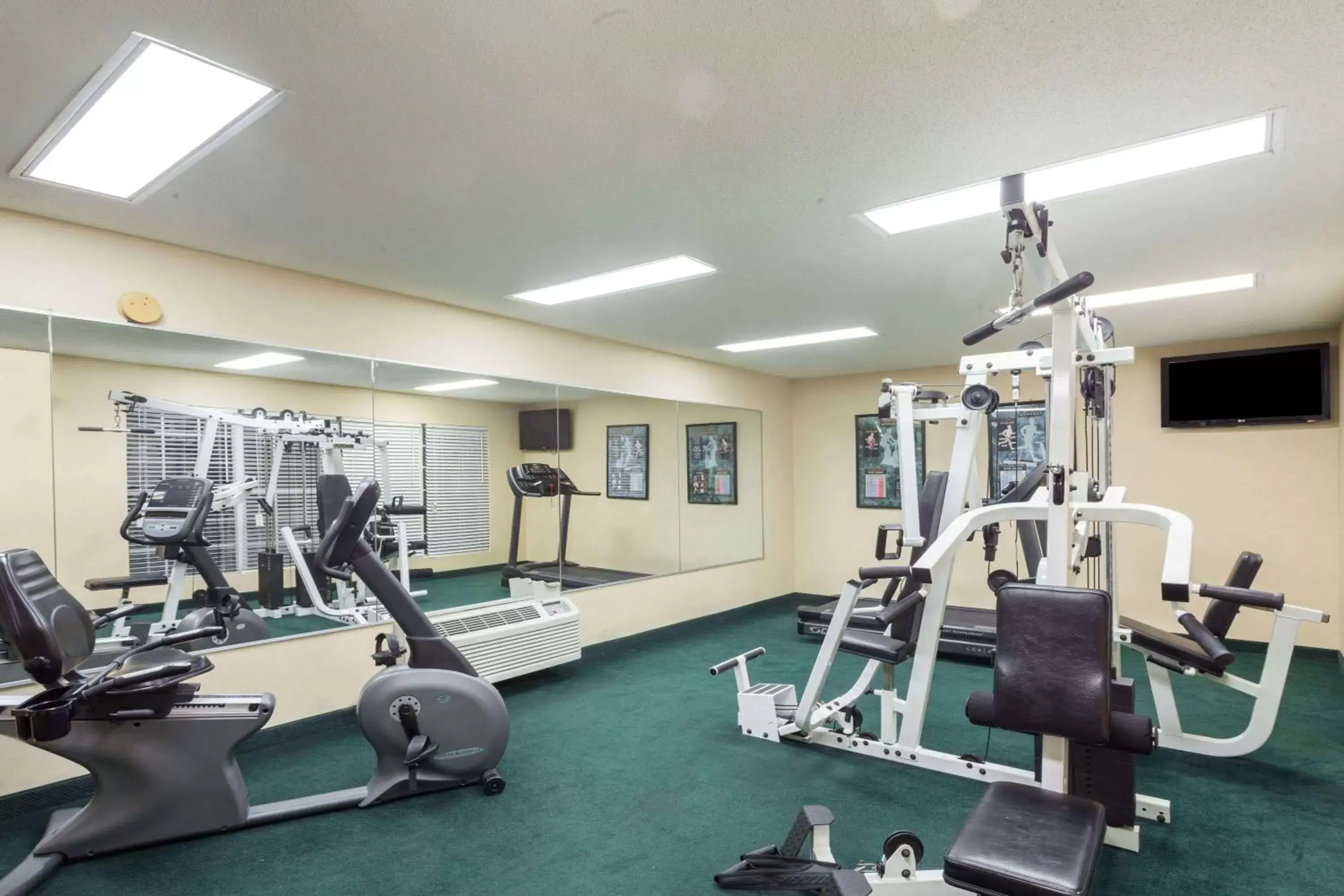 Fitness centre/facilities, Fitness Center/Facilities in Baymont by Wyndham Columbia Maury