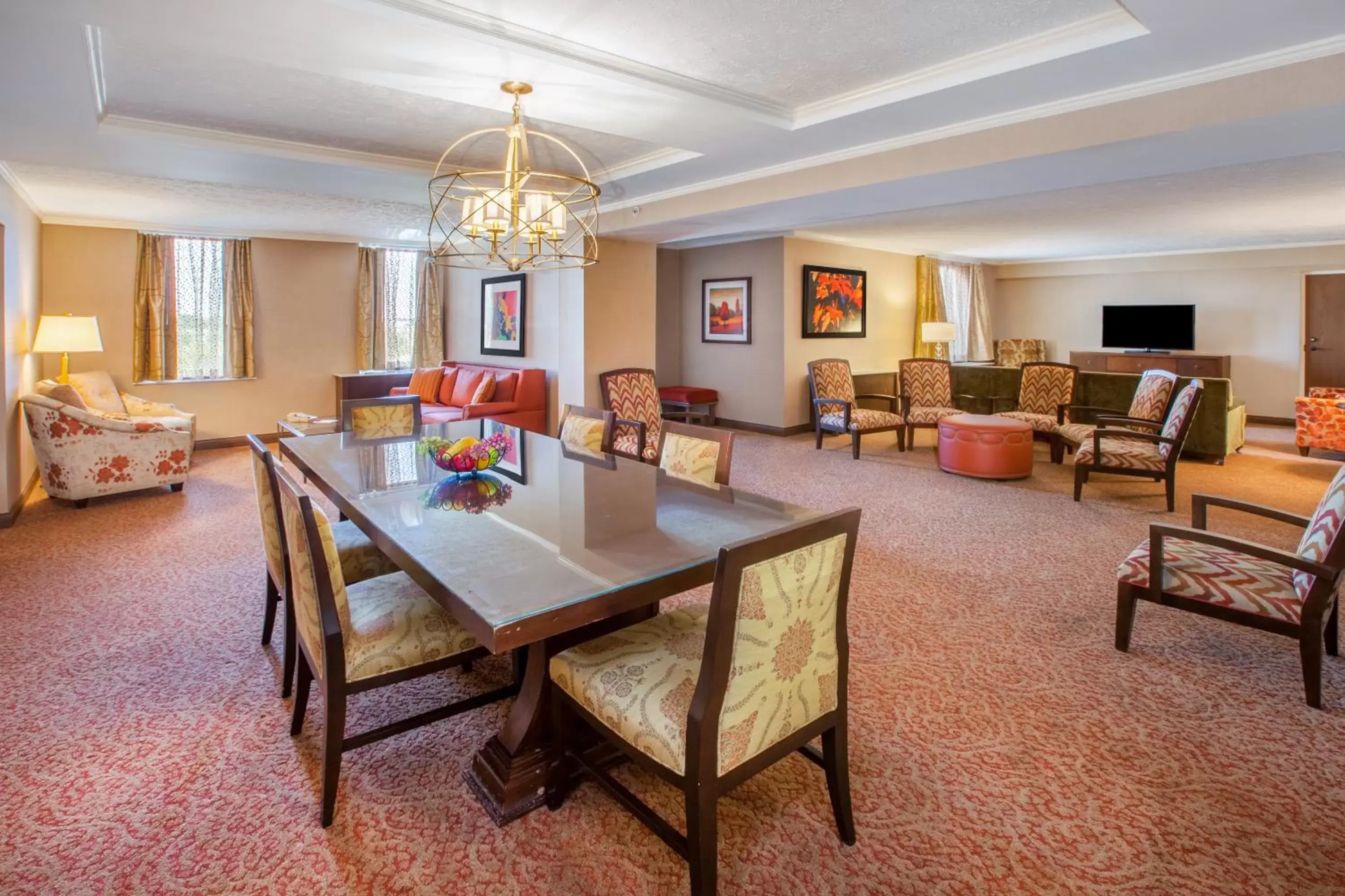 Bedroom in Crowne Plaza Louisville Airport Expo Center, an IHG Hotel