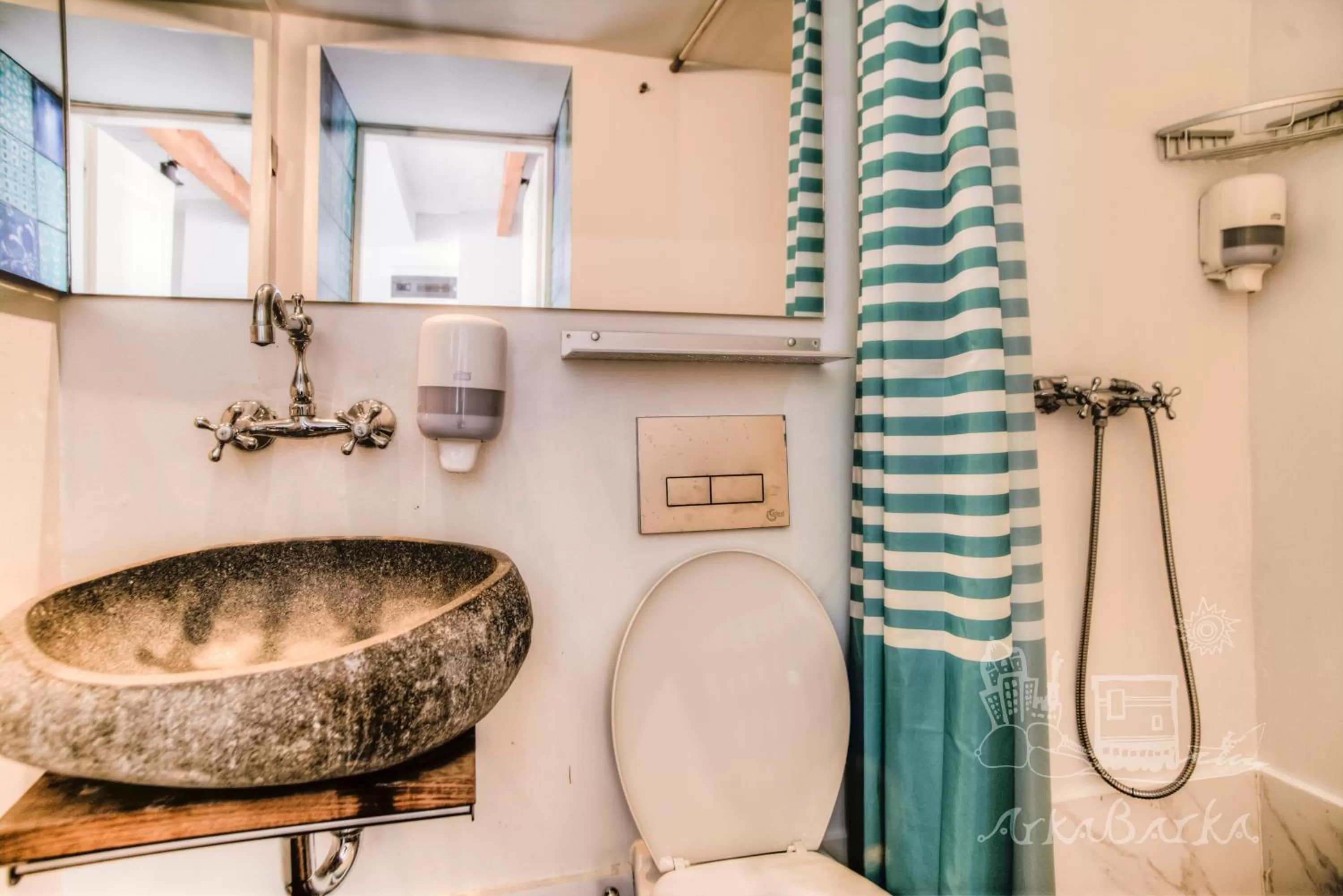 Shower in ArkaBarka 2- Floating Dream Rooms and Apartments