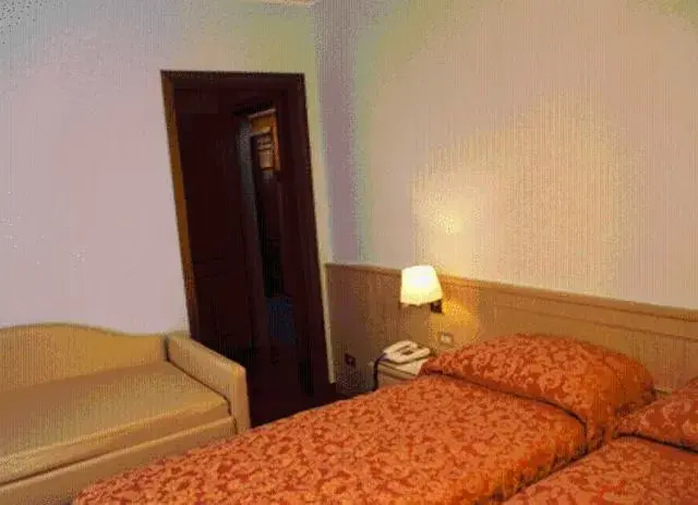 Bed in LH Hotel Del Lago Scanno