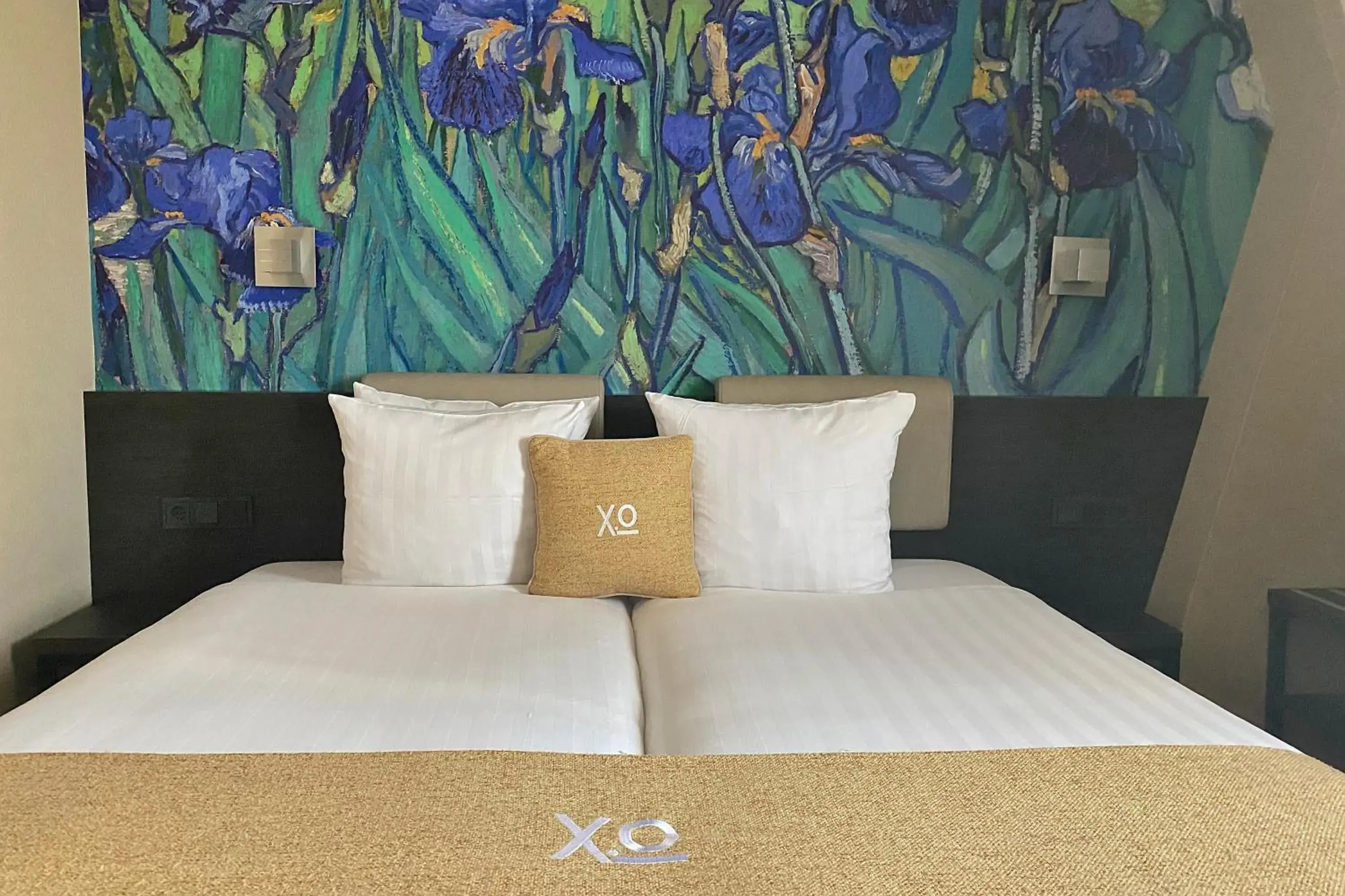 Bed in Hotel Van Gogh