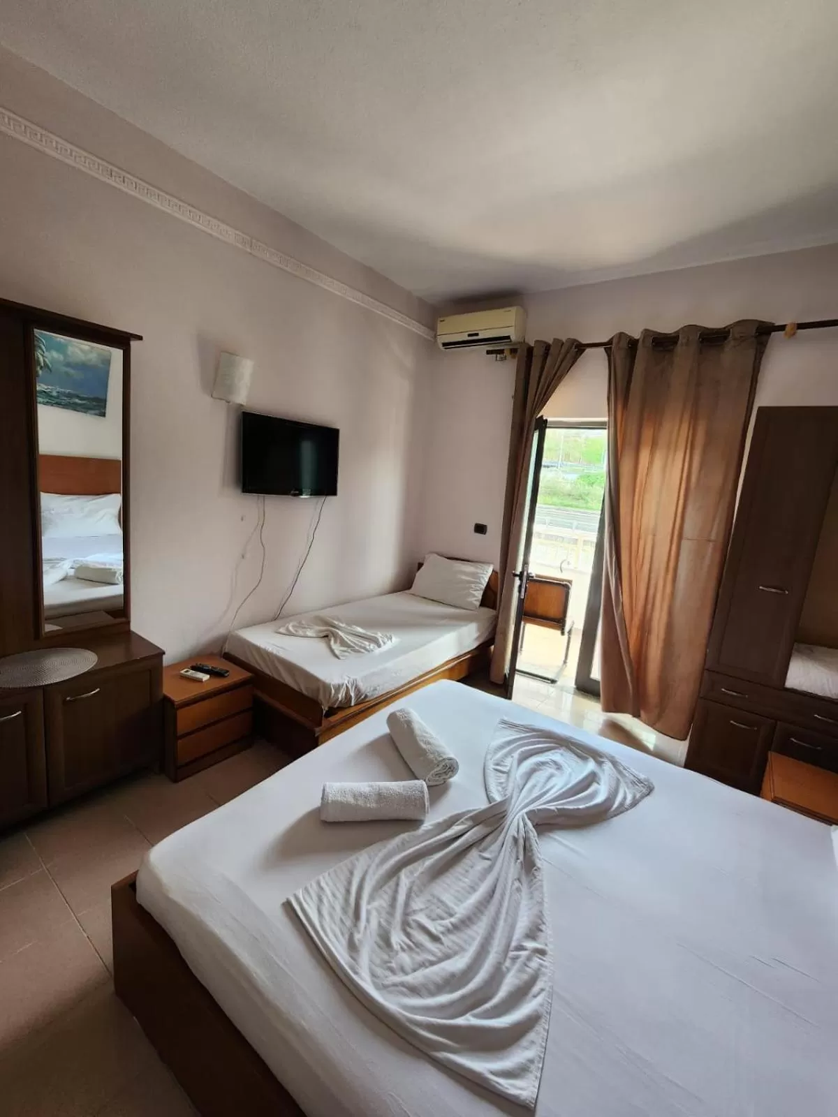 room service in Seashell Beach Rooms