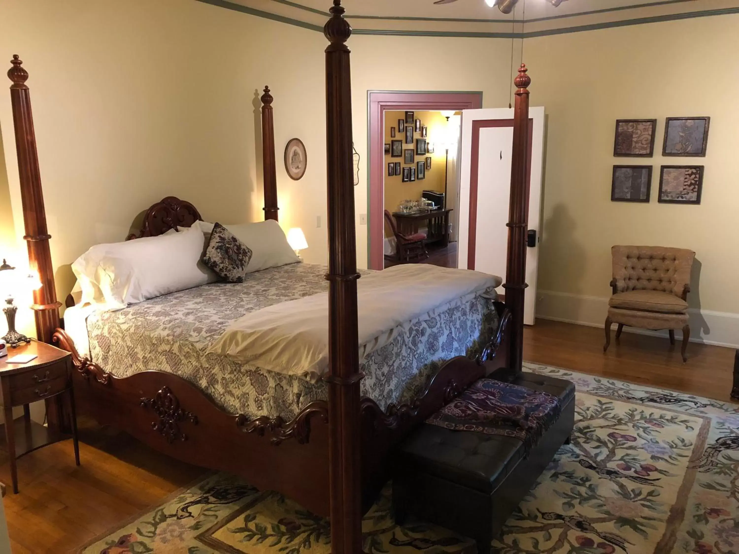 Bedroom, Bed in The Parsonage Inn B&B