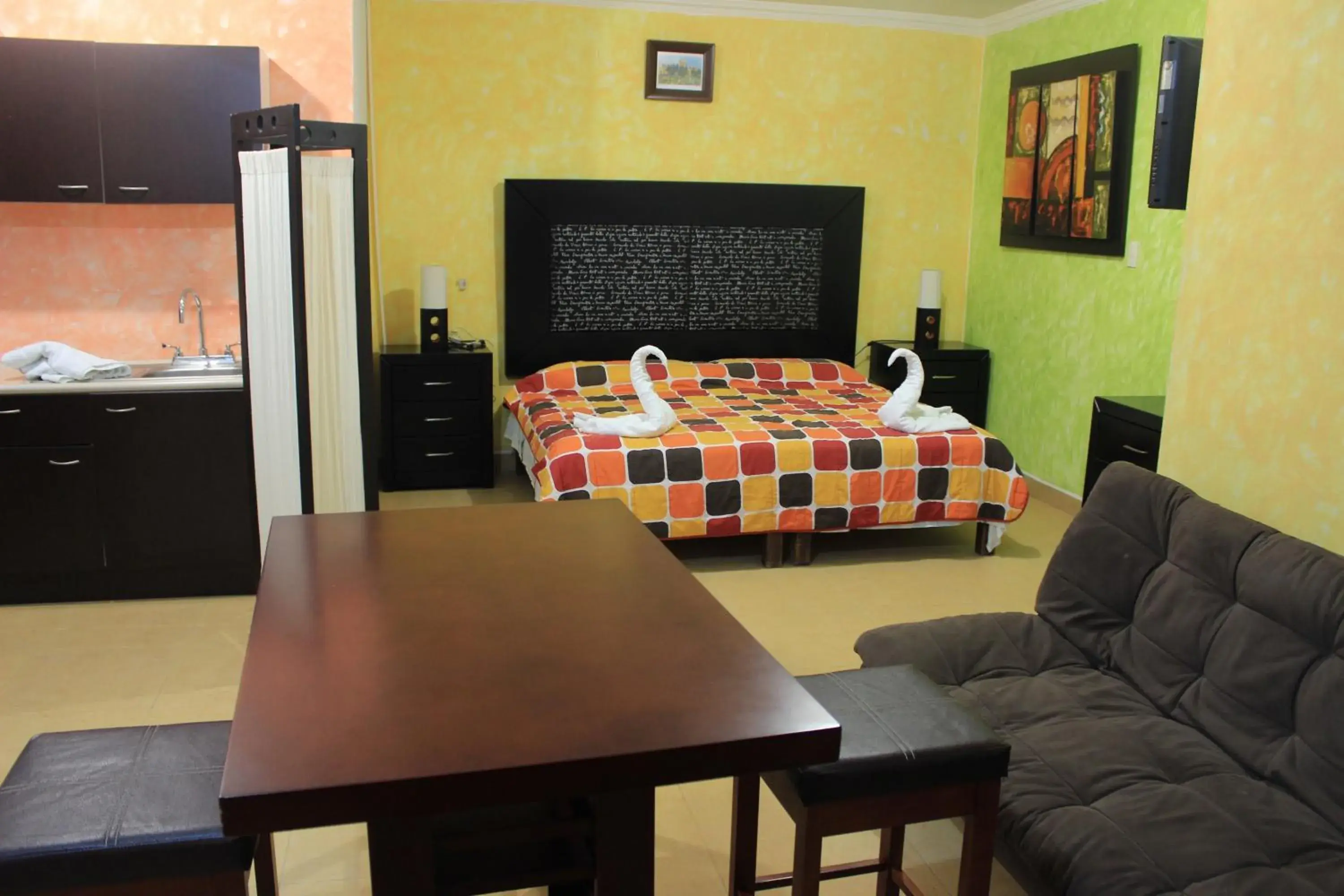 Photo of the whole room, Bed in Terracota Corner Rooms