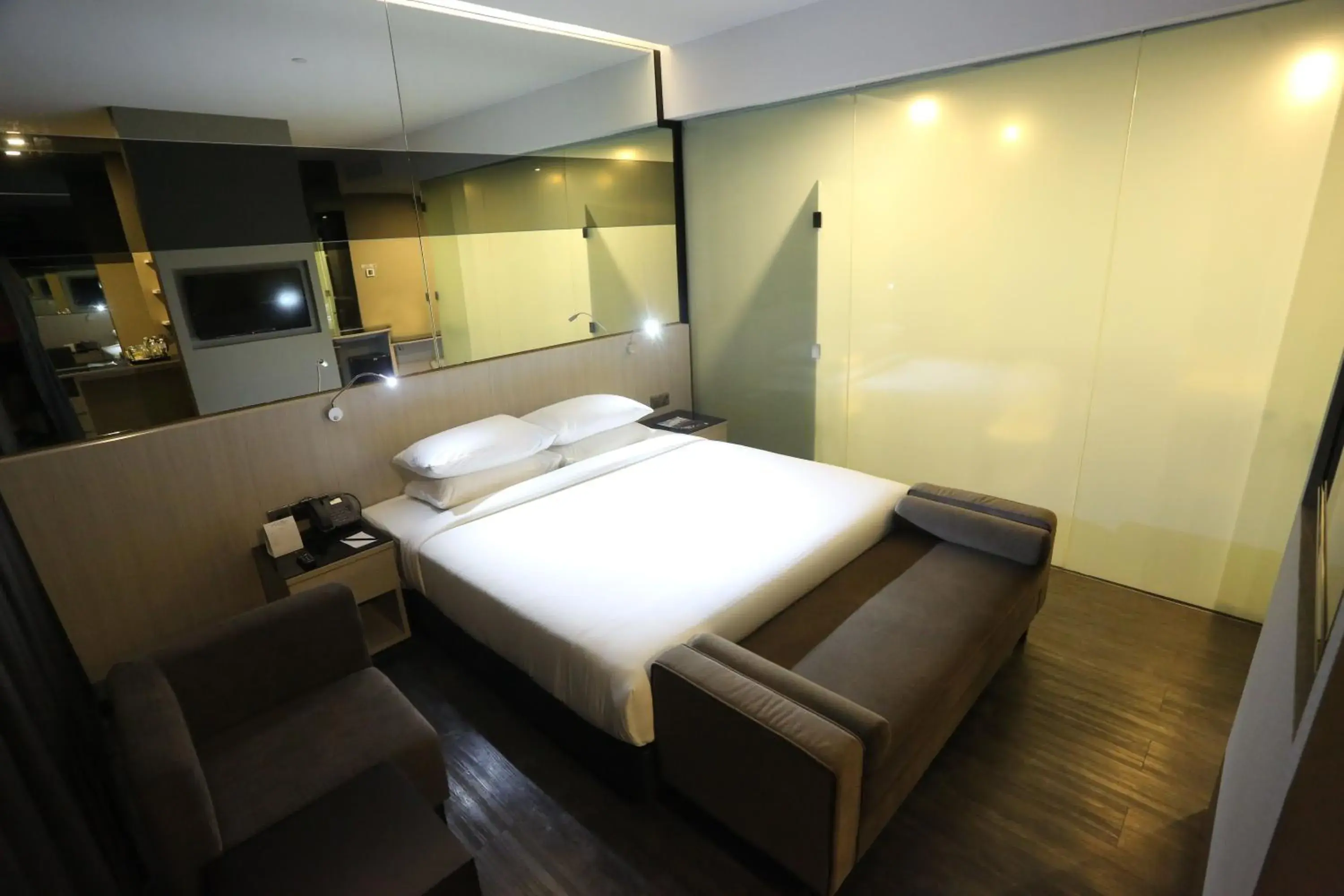 Photo of the whole room, Bathroom in e.City Hotel@OneCity