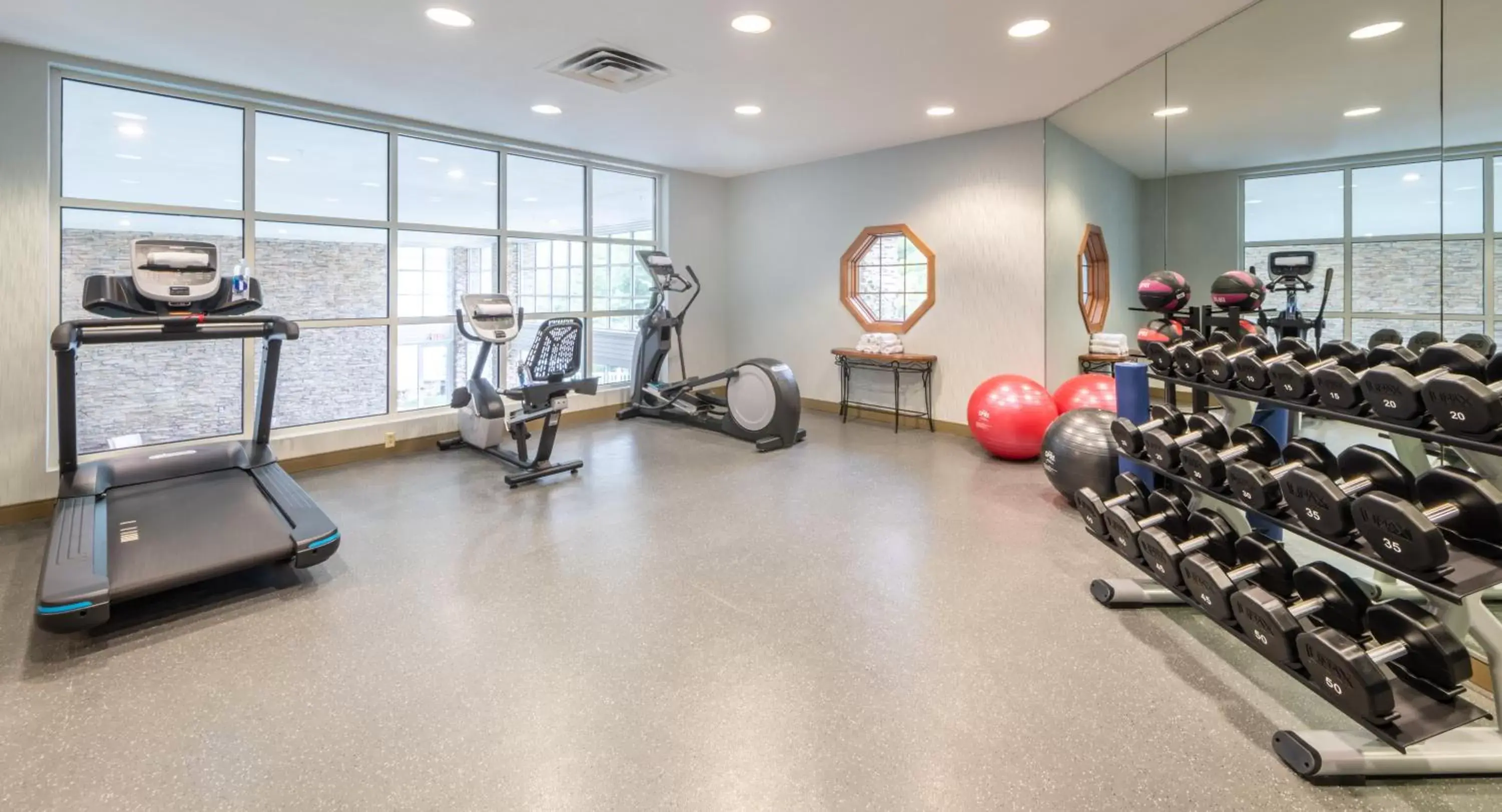 Fitness centre/facilities, Fitness Center/Facilities in Cherry Valley Hotel, BW Premier Collection