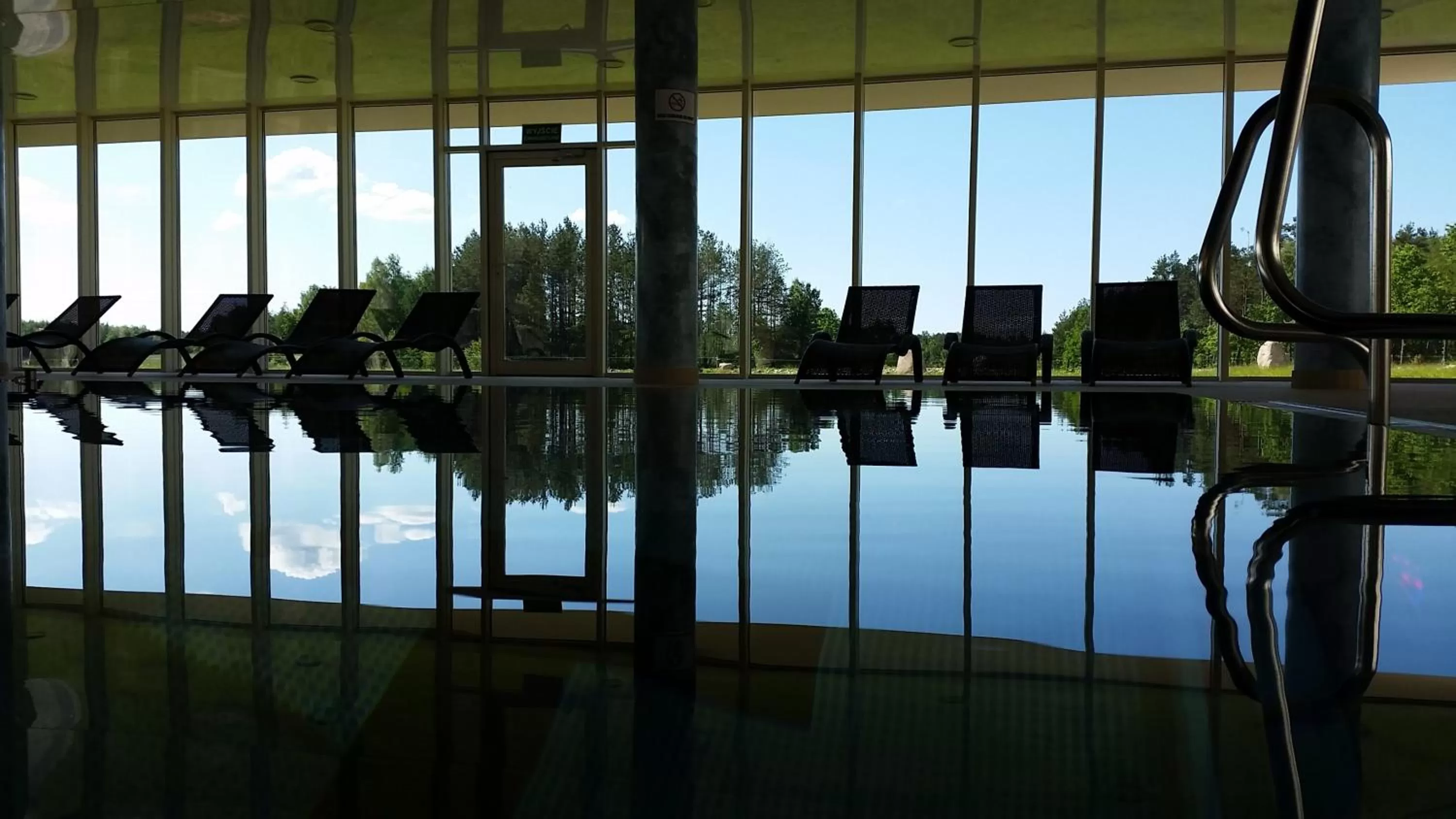 Swimming pool in Hotel Kiston