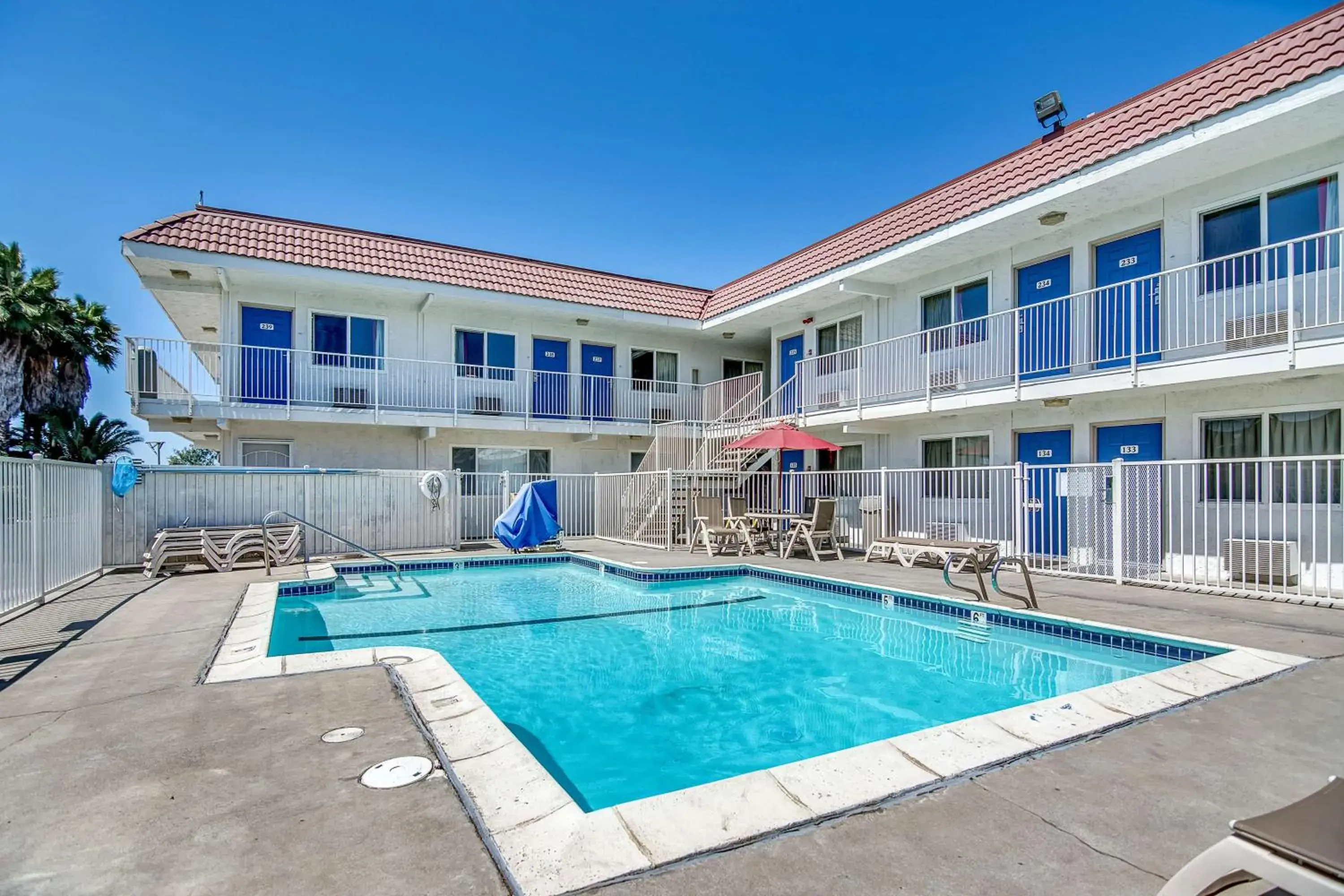 Day, Property Building in Motel 6-Stockton, CA - Charter Way West
