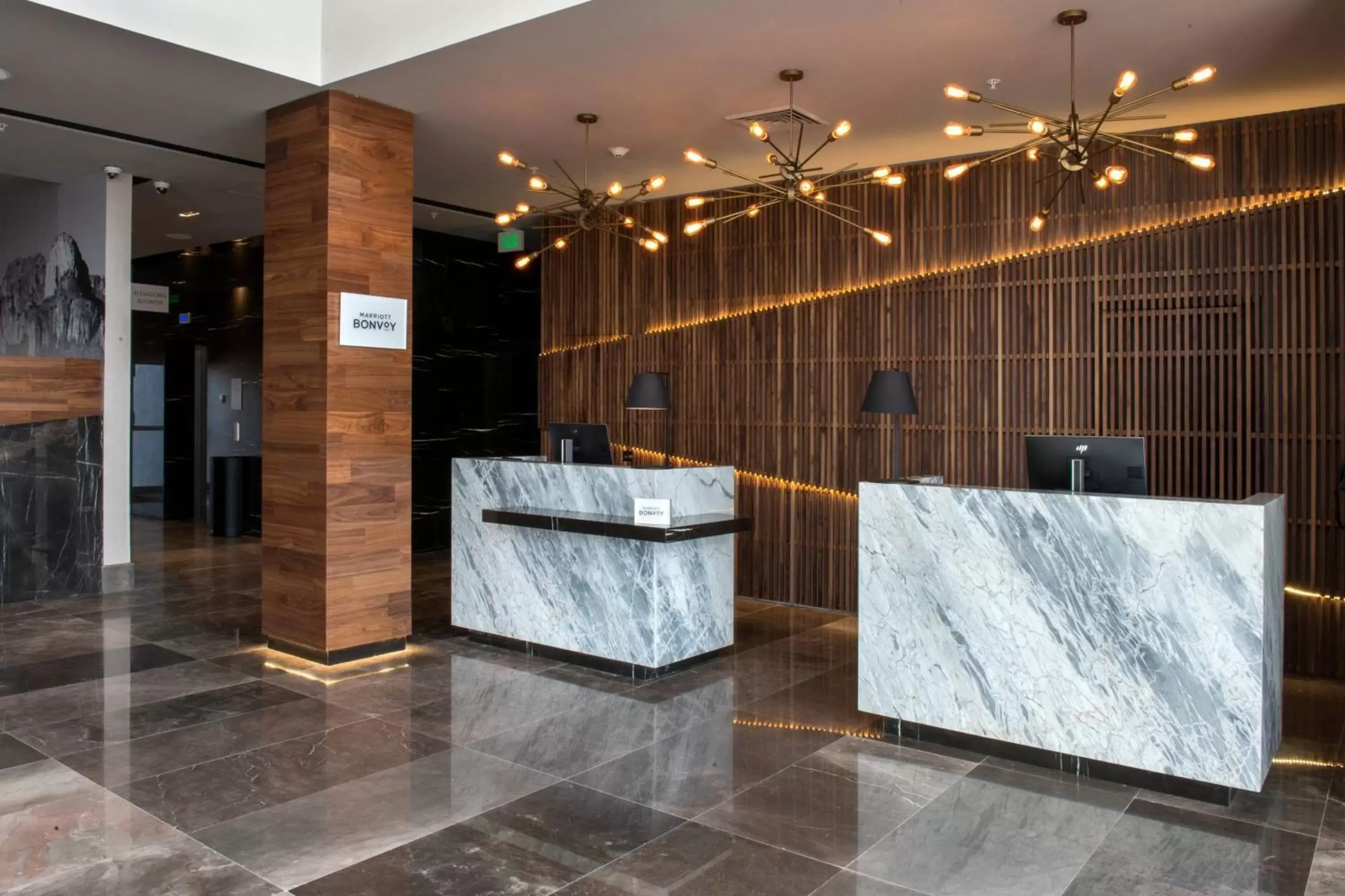 Lobby or reception, Lobby/Reception in Courtyard by Marriott San Luis Potosi, Los Lagos