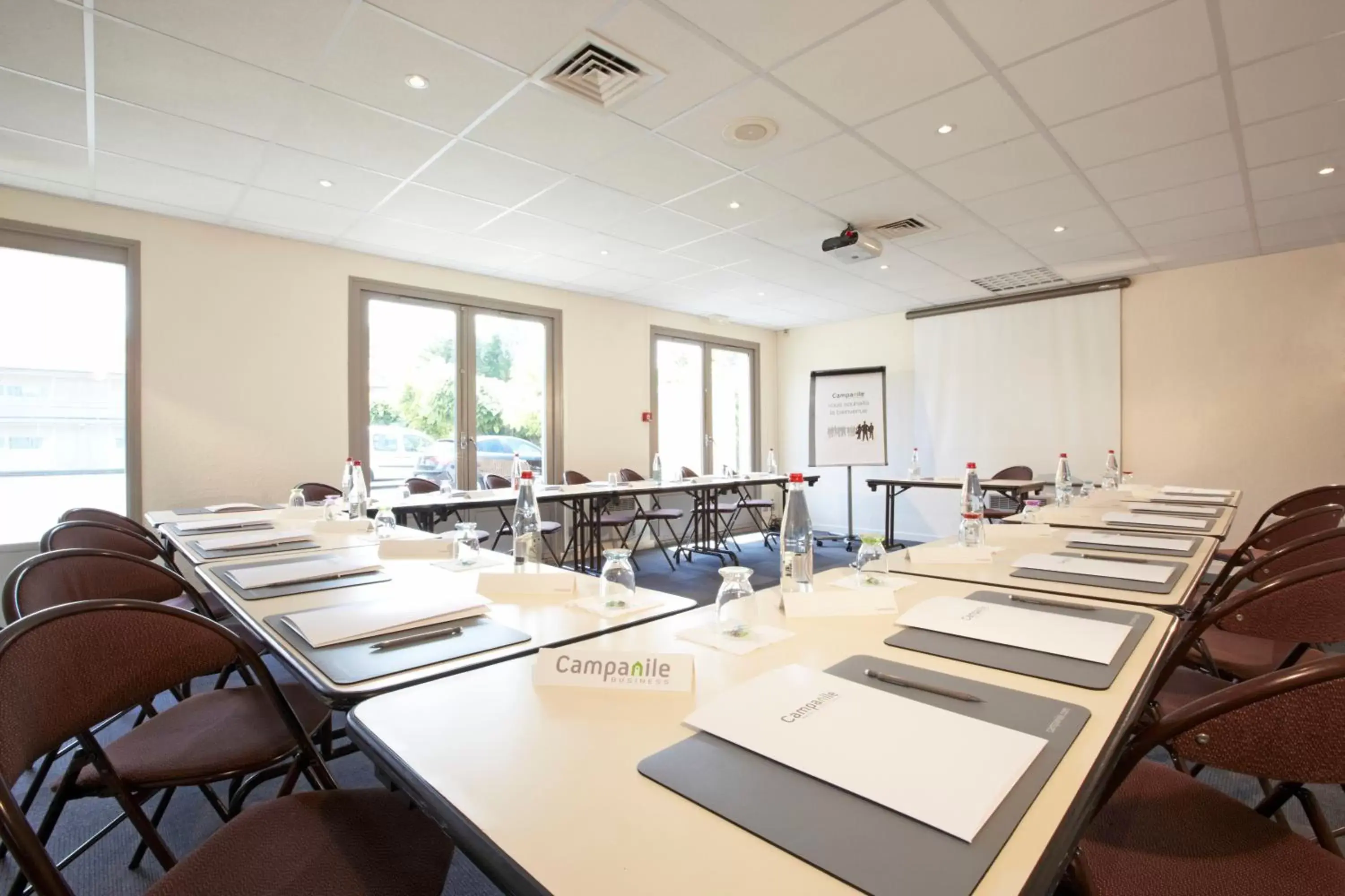 Business facilities in Campanile Hotel Mont de Marsan