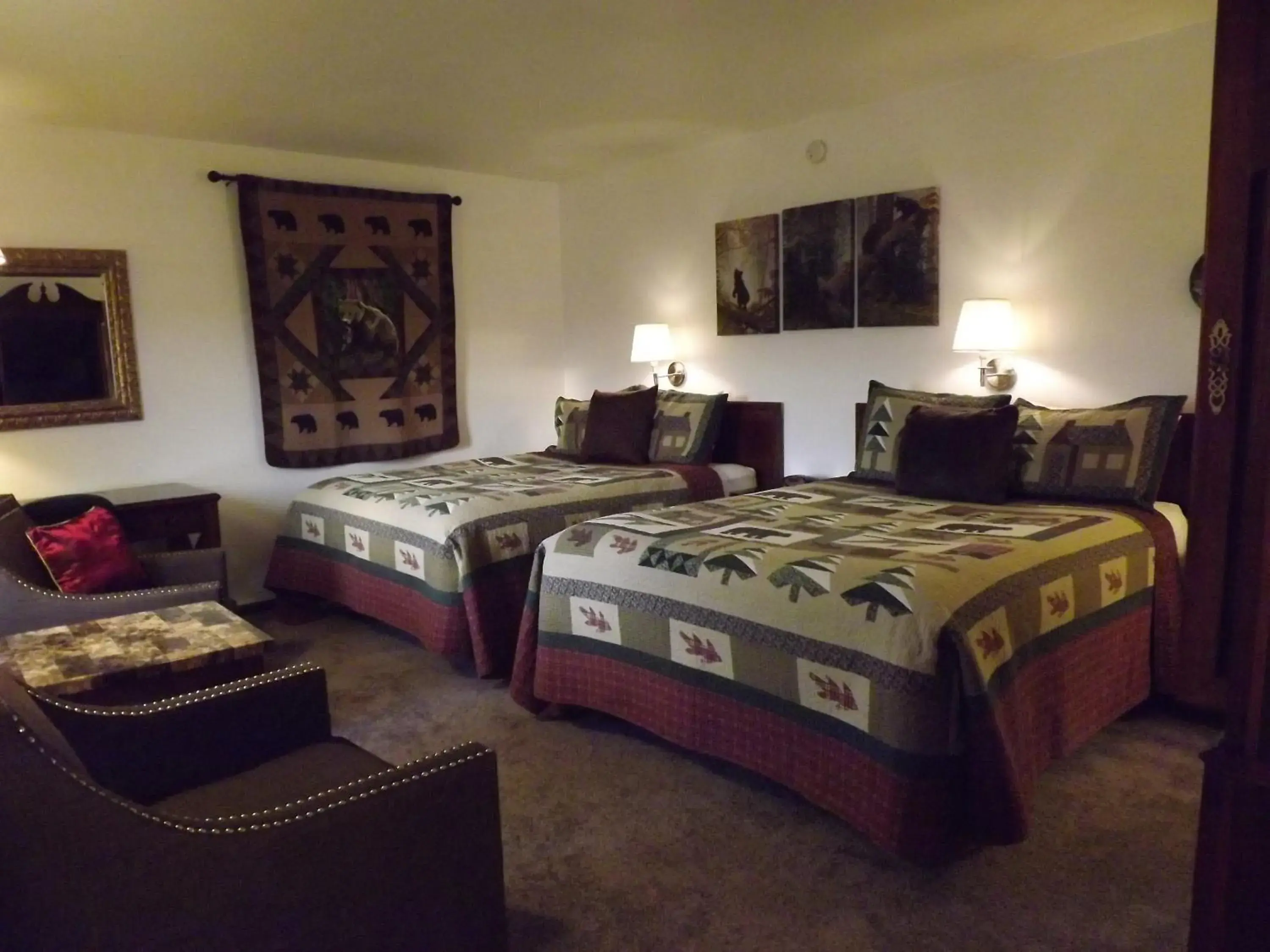 Photo of the whole room, Bed in Crest Country Inn