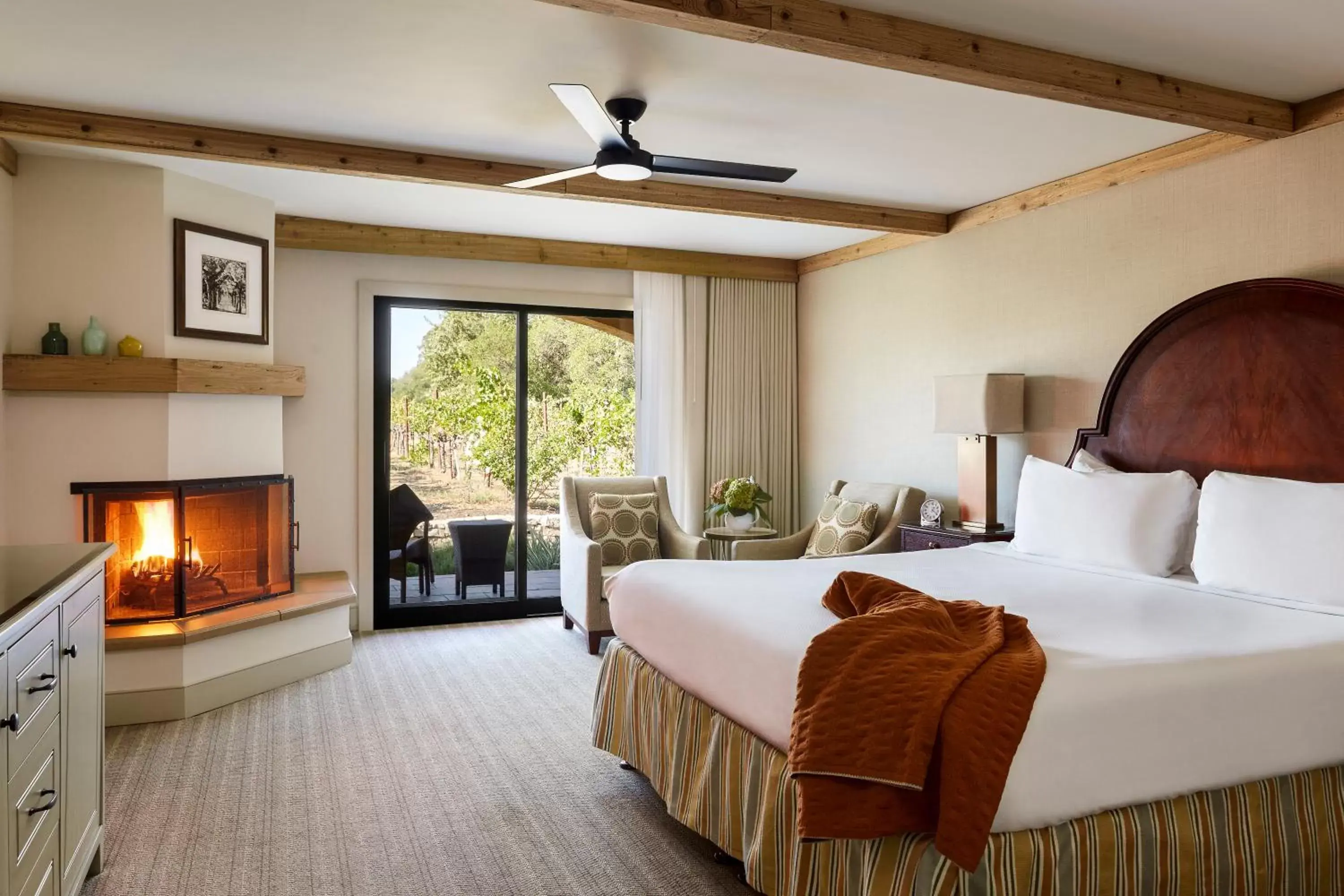 King Room with Fireplace - Vineyard View in Napa Valley Lodge