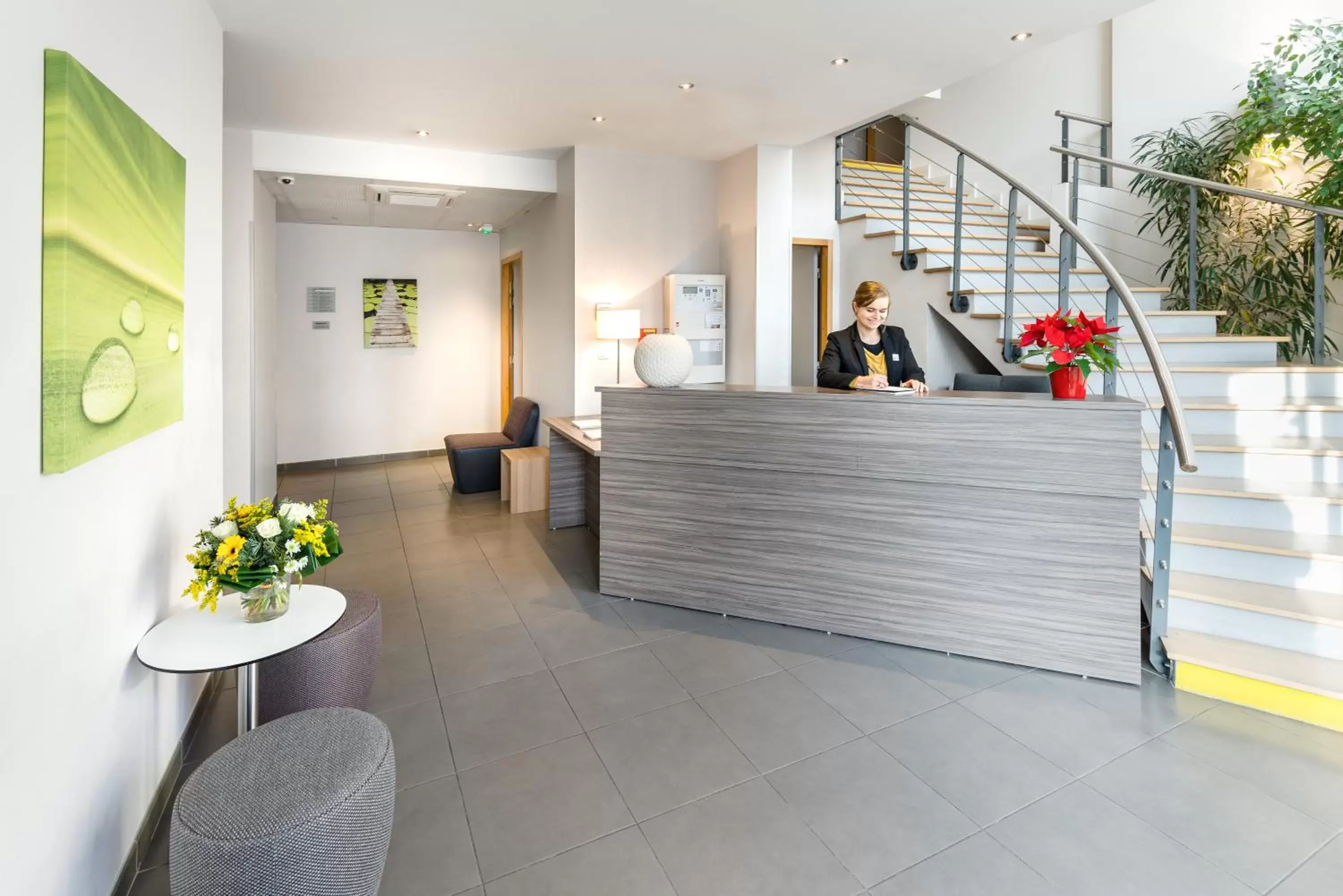 Staff, Lobby/Reception in Appart’hôtel Hevea