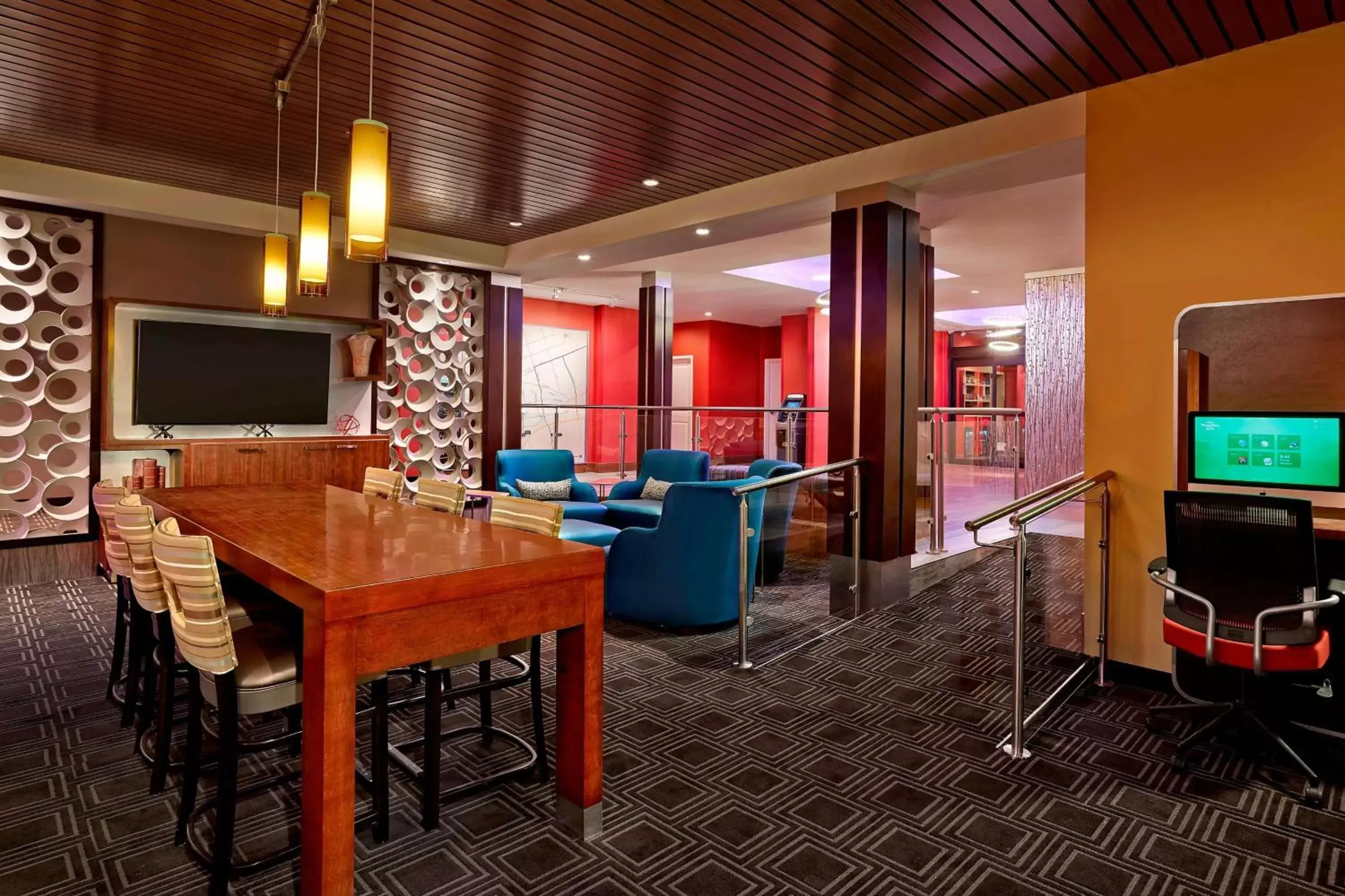 Lounge or bar in TownePlace Suites by Marriott London