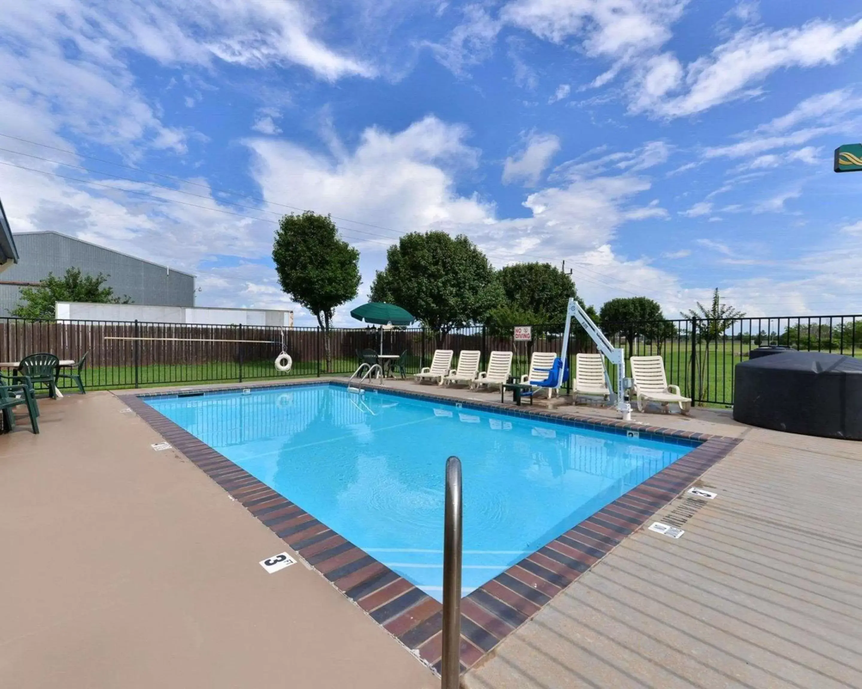 On site, Swimming Pool in Quality Inn & Suites Wichita Falls I-44