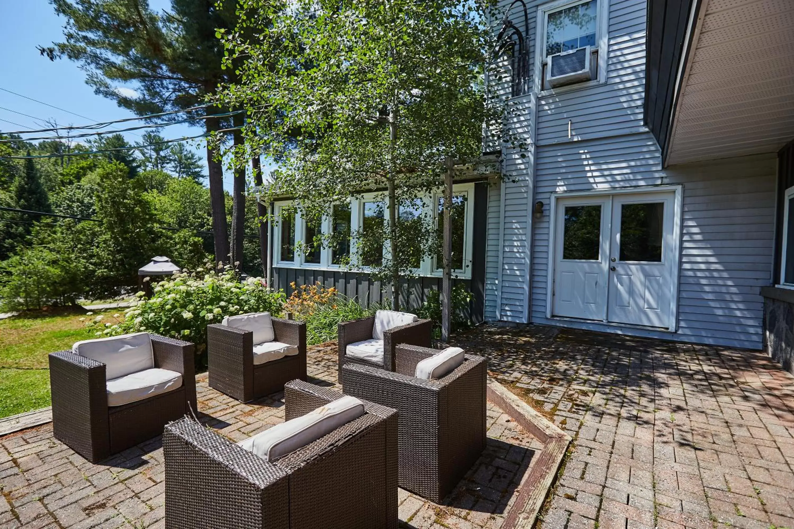 Patio in 3 Pines Lodge Muskoka