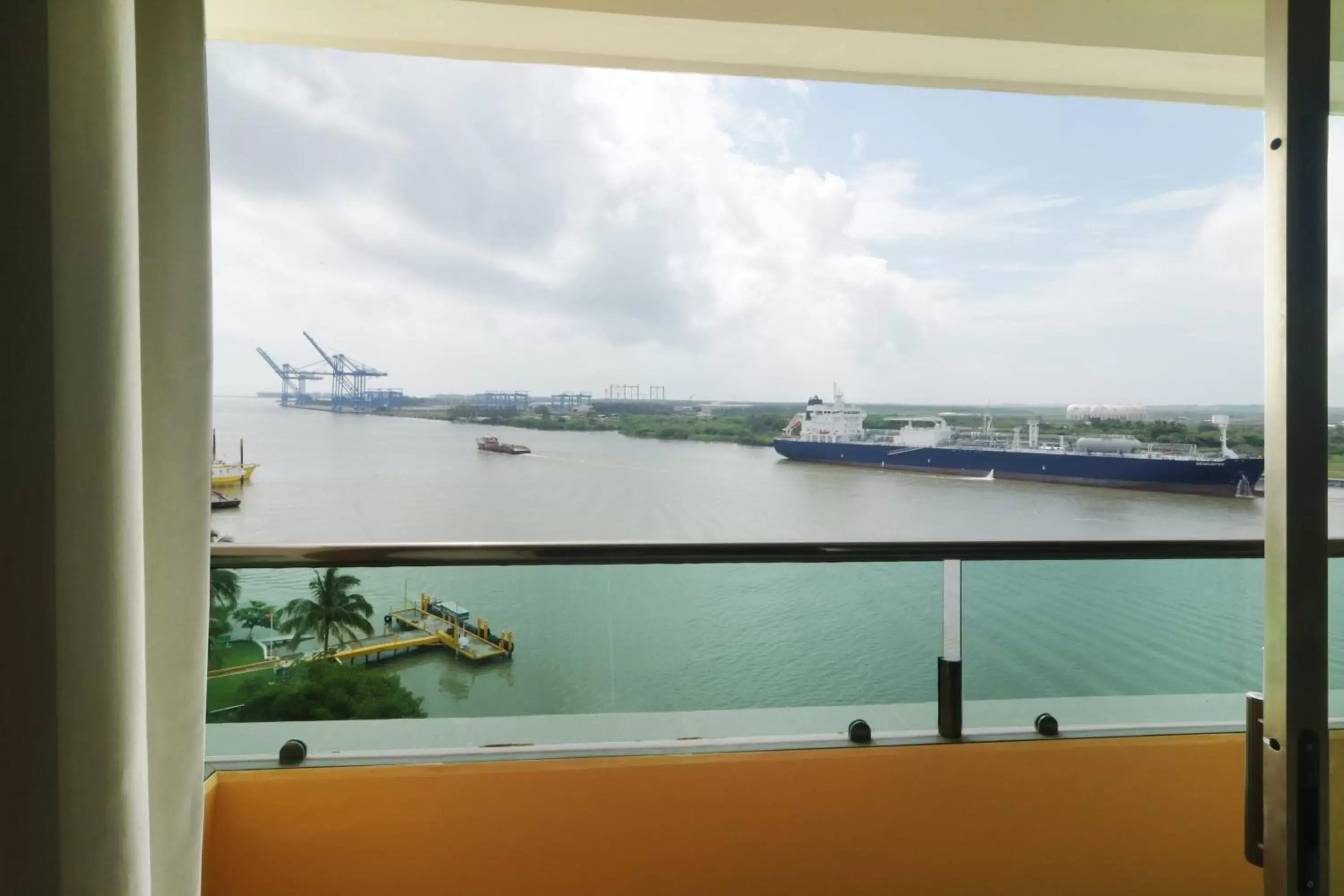 Property building, River View in Holiday Inn Express - Tuxpan, an IHG Hotel