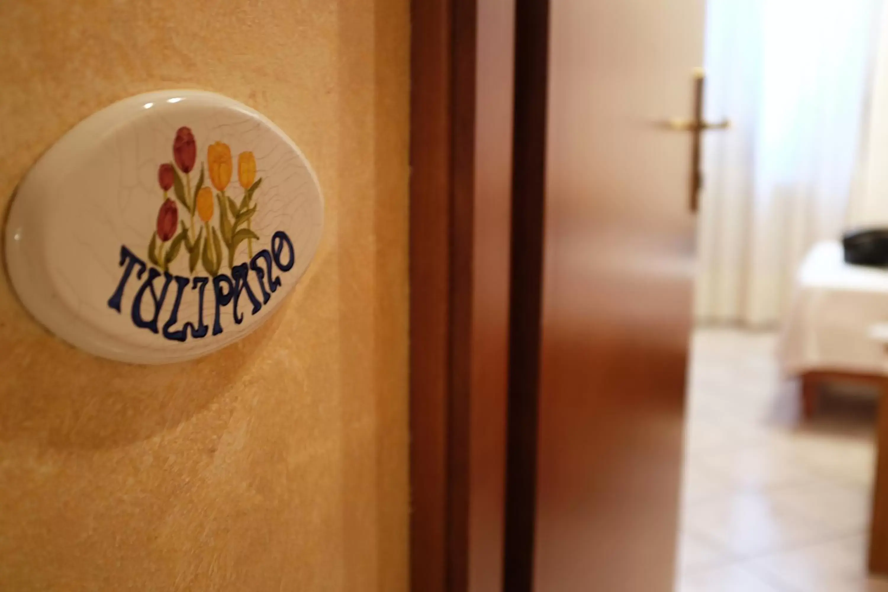 Logo/Certificate/Sign in Hotel Corte Regina