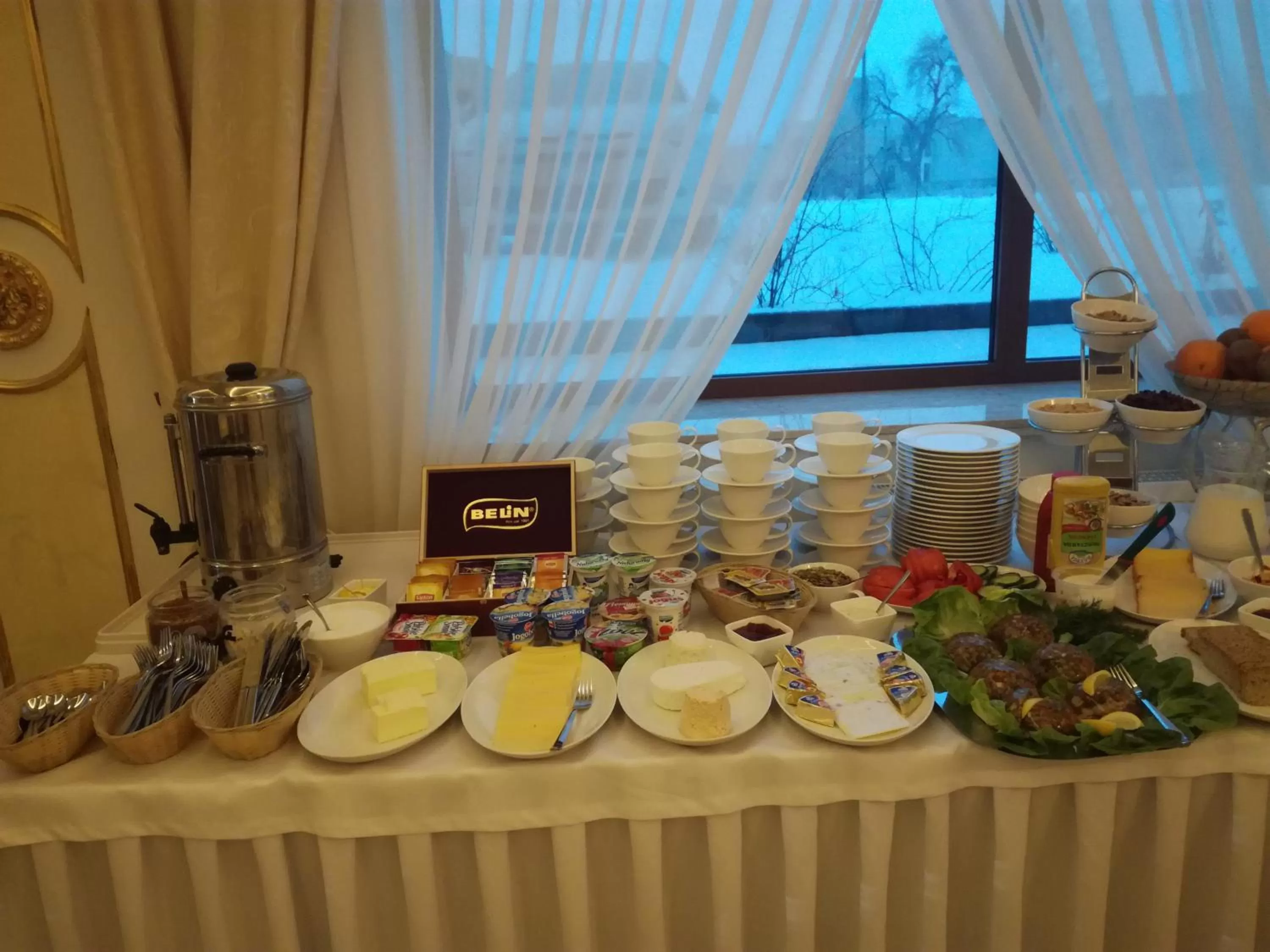 Breakfast in Hotel President
