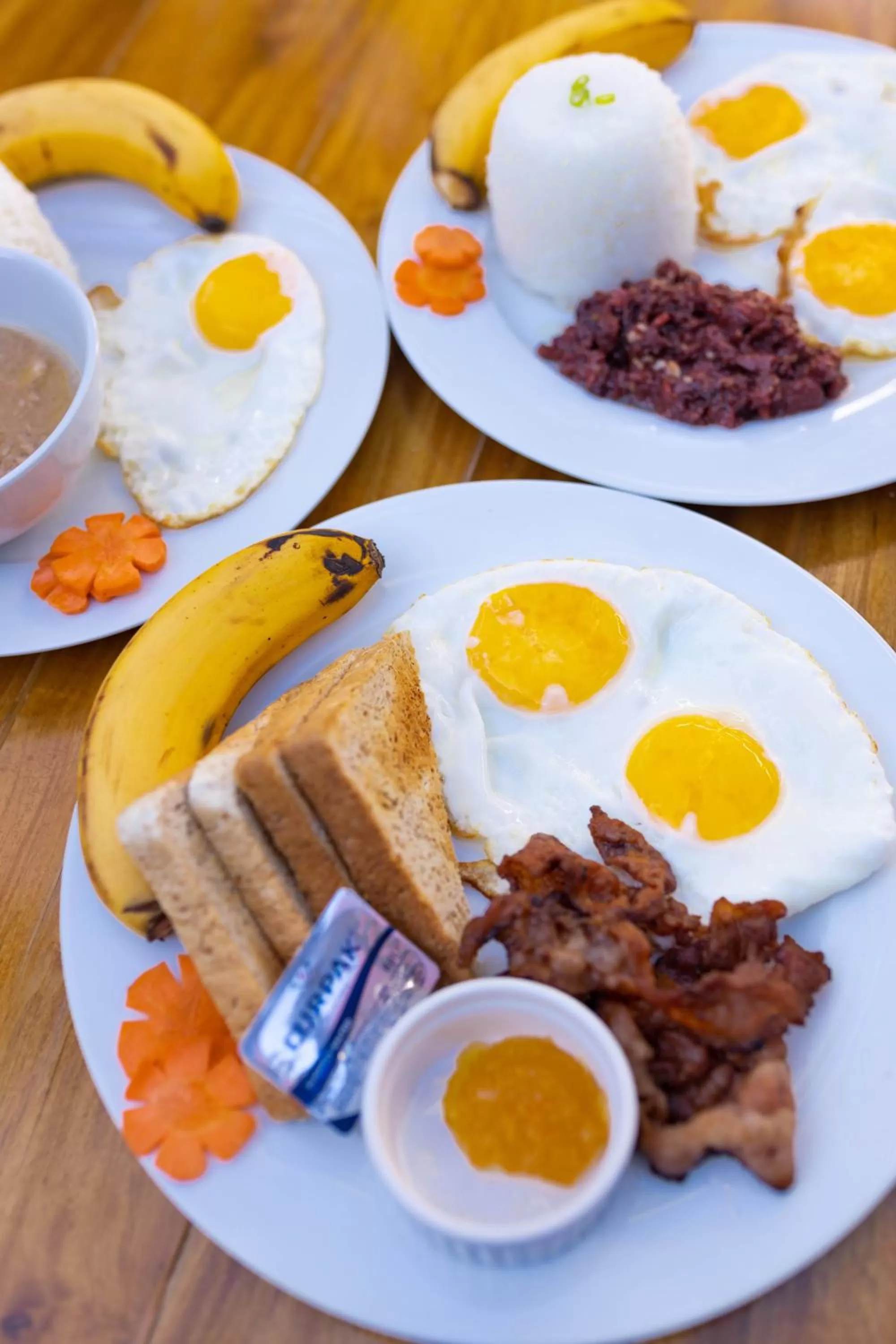 Breakfast in Pescadores Suites Moalboal