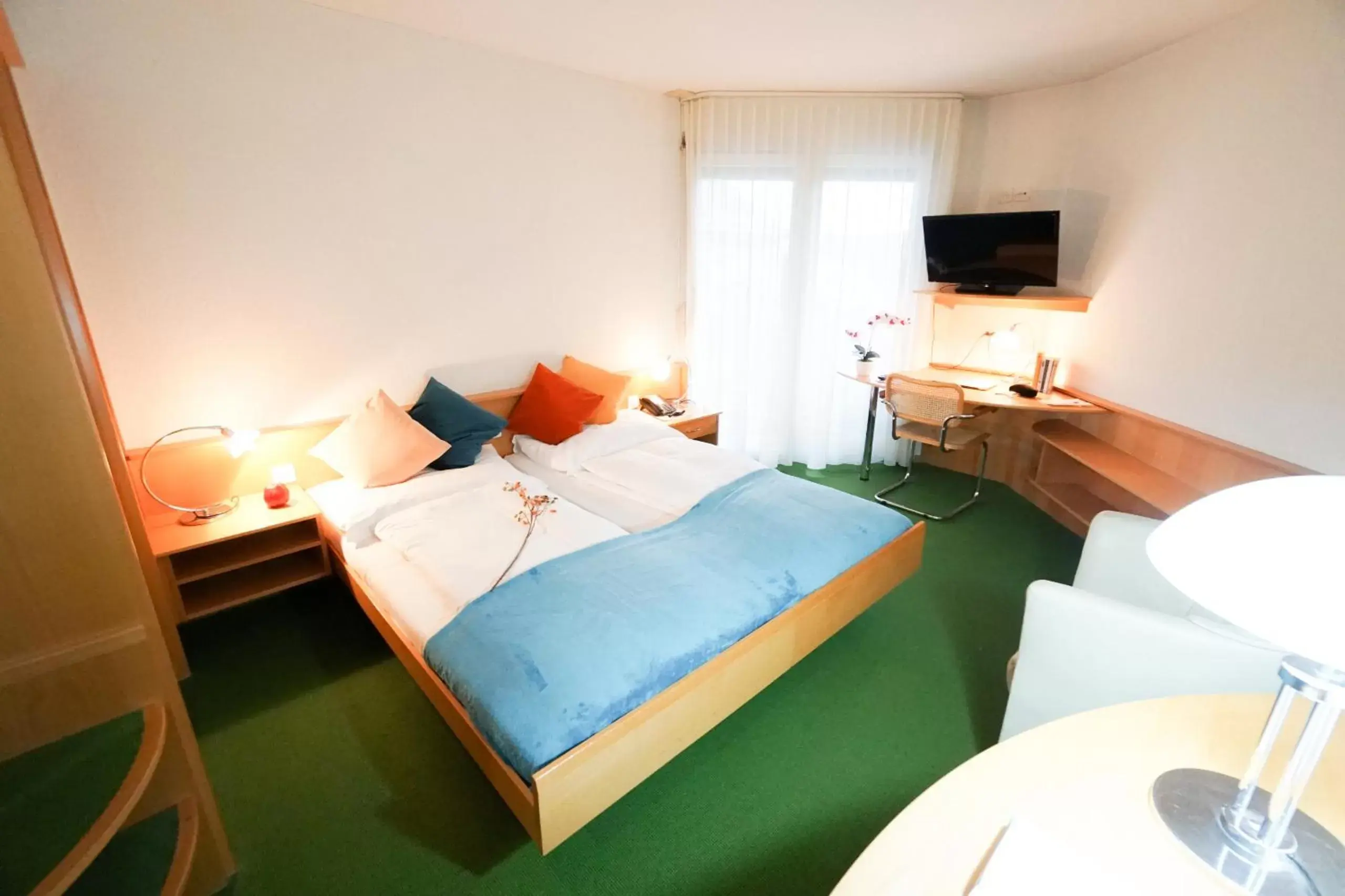 Budget Double Room in Centra Hotel Zurich