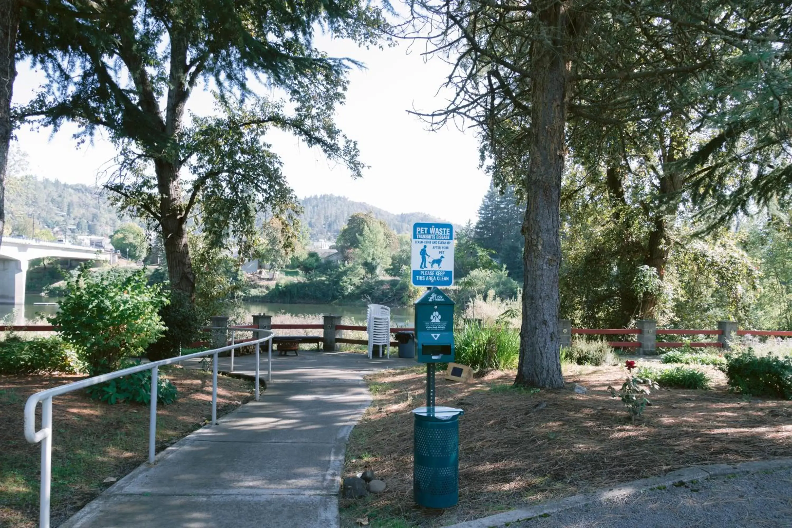 Garden in Riverfront Inn Roseburg