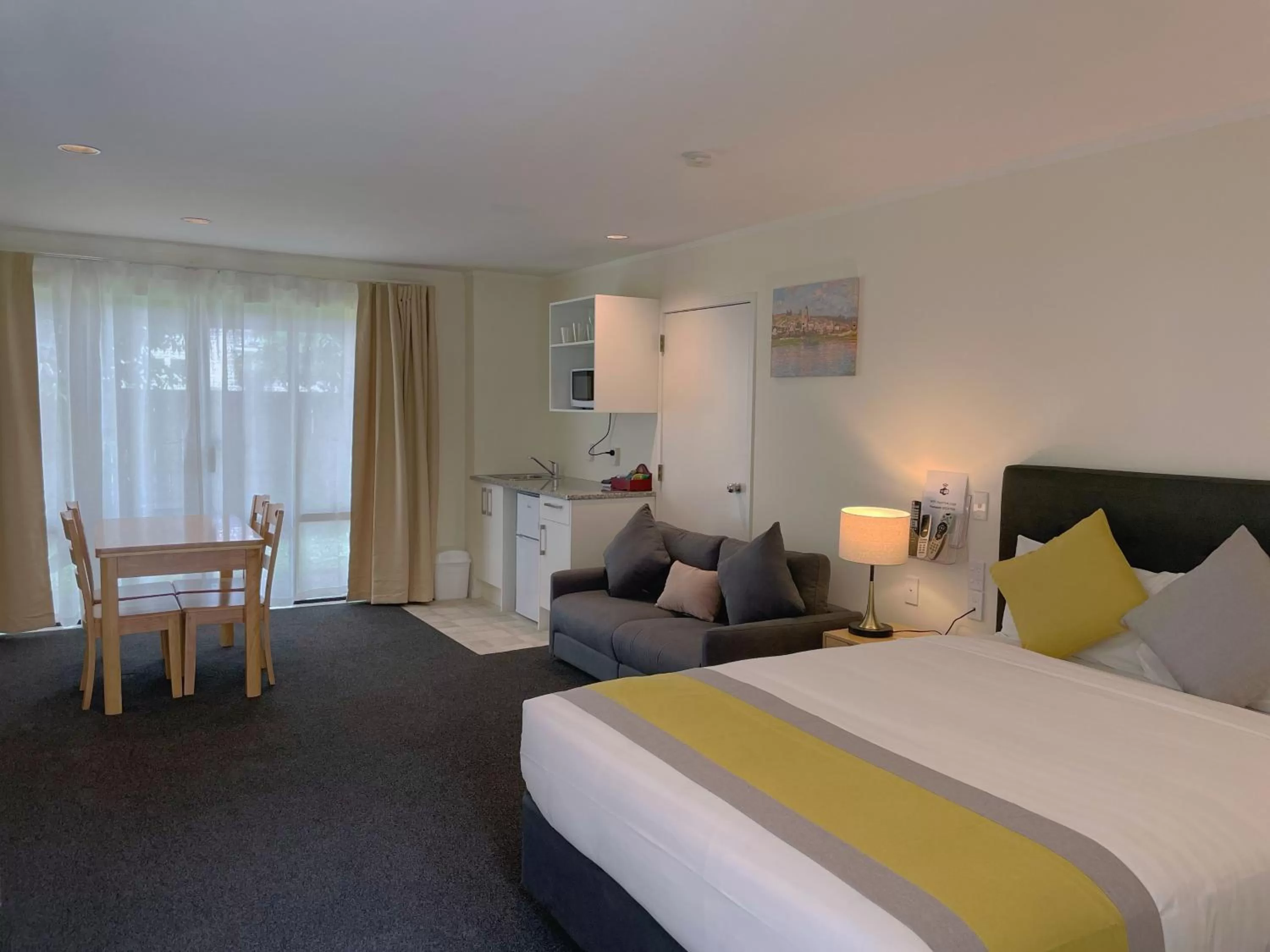 Bed in Royal Park Lodge