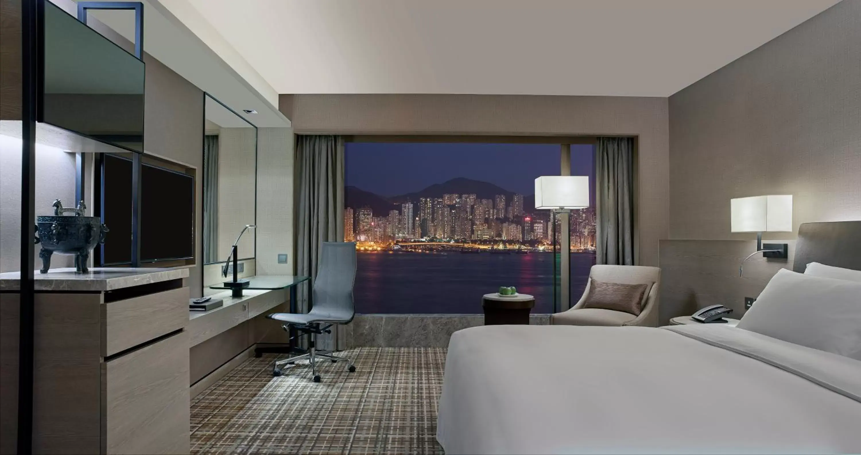 Photo of the whole room in New World Millennium Hong Kong Hotel