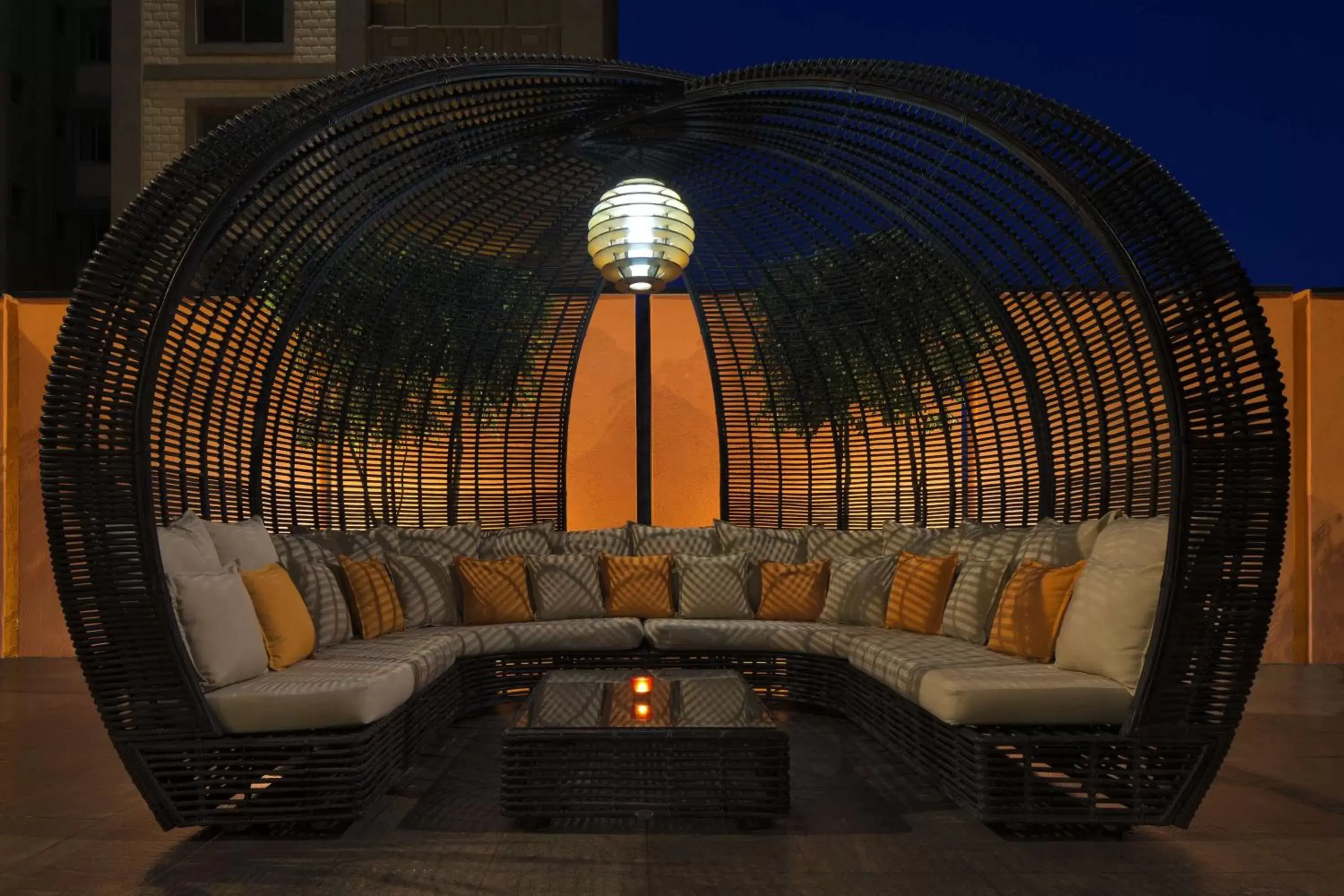 Lounge or bar, Seating Area in Radisson Blu Hotel, Addis Ababa