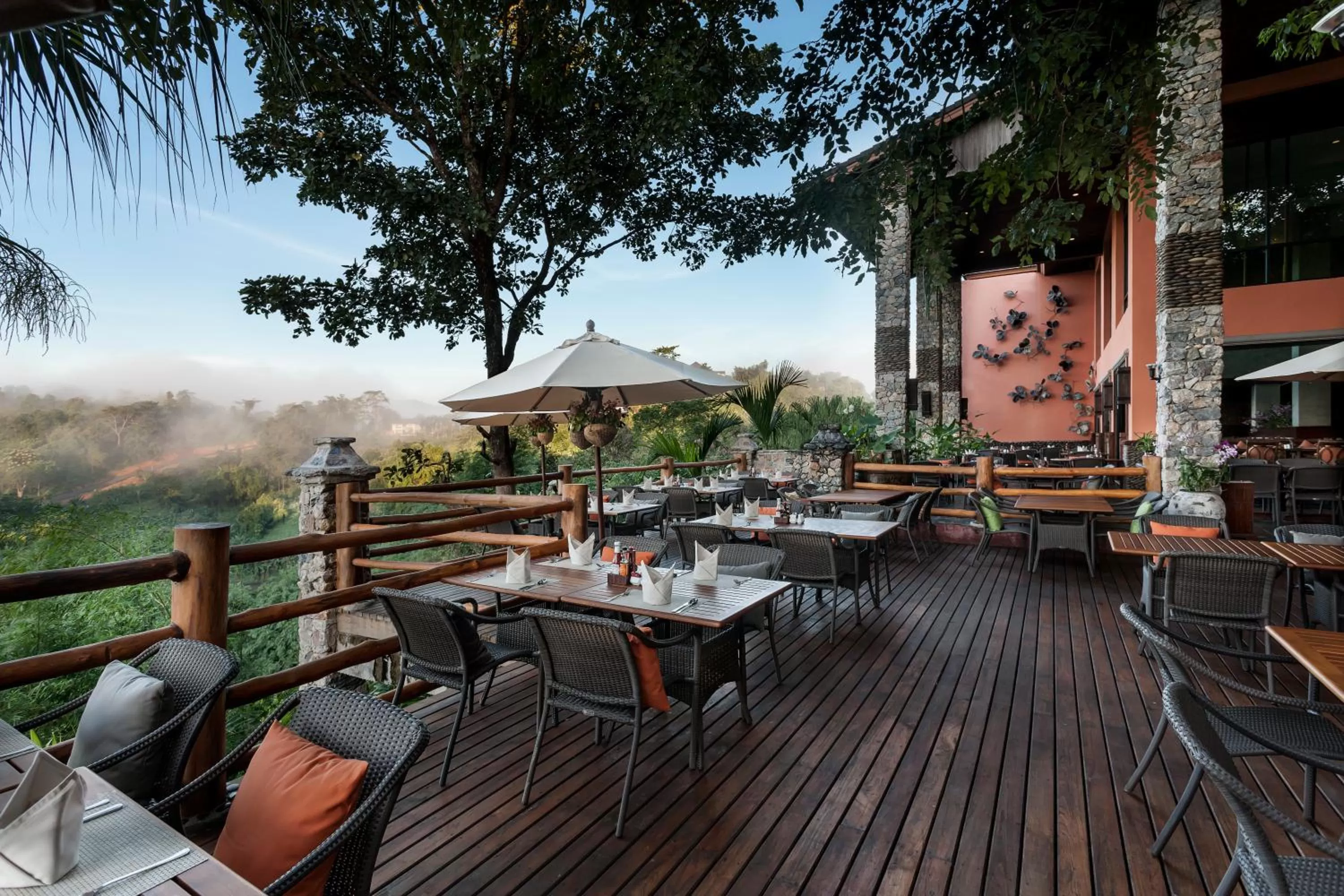 Restaurant/places to eat in Katiliya Mountain Resort And Spa