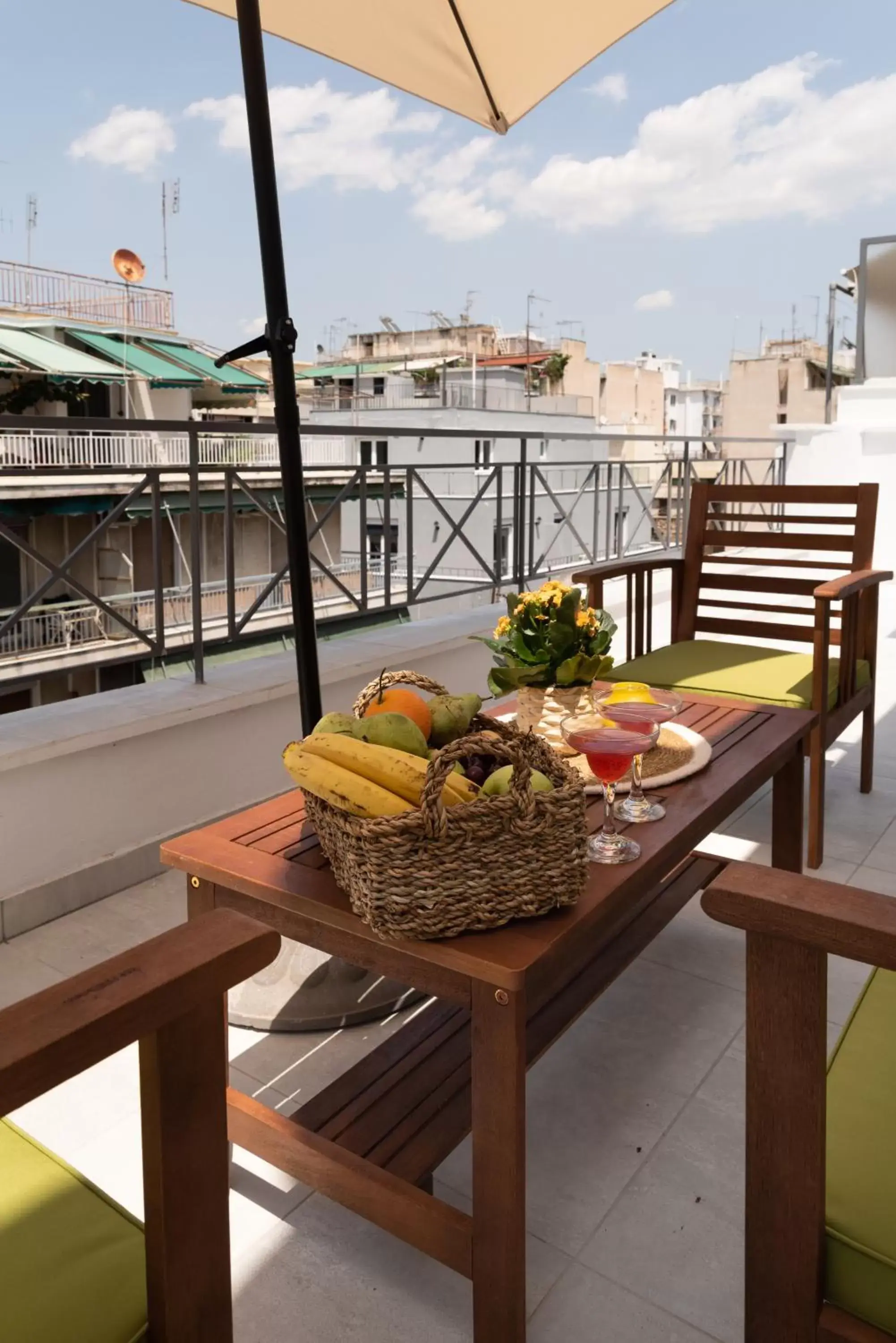Balcony/Terrace, Food in HOTEL_TIER