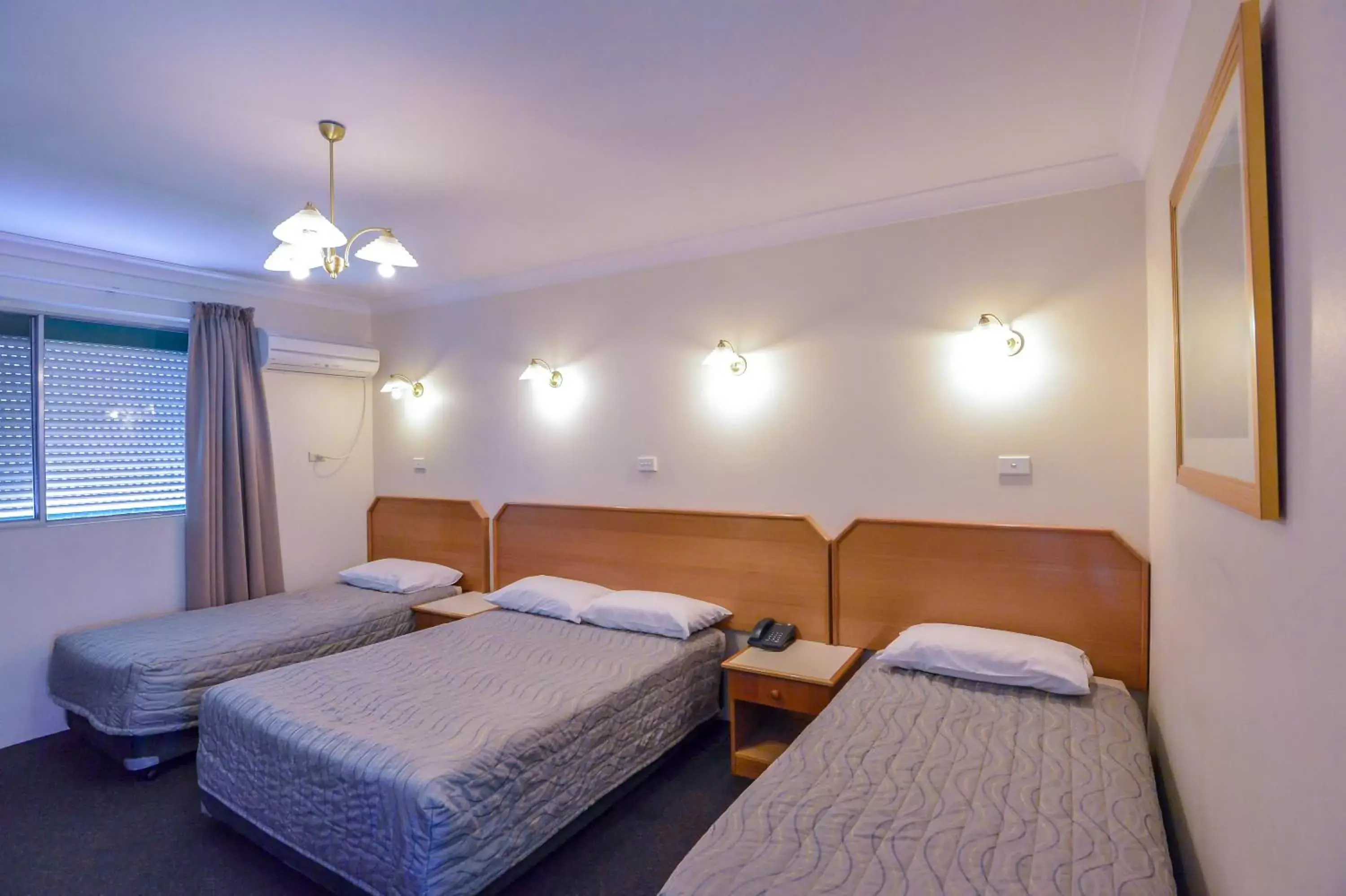 Photo of the whole room, Bed in Narellan Motor Inn