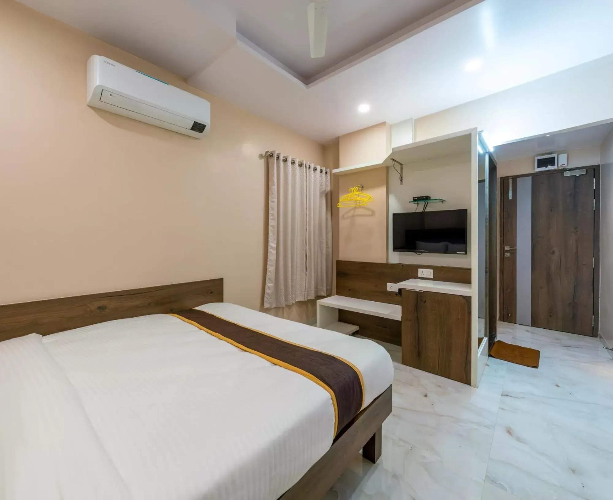 View (from property/room), Bed in Hotel Aatithya Satkar Near Mahalaxmi Temple View (from property/room), Bed in Hotel Aatithya Satkar Near Mahalaxmi Temple