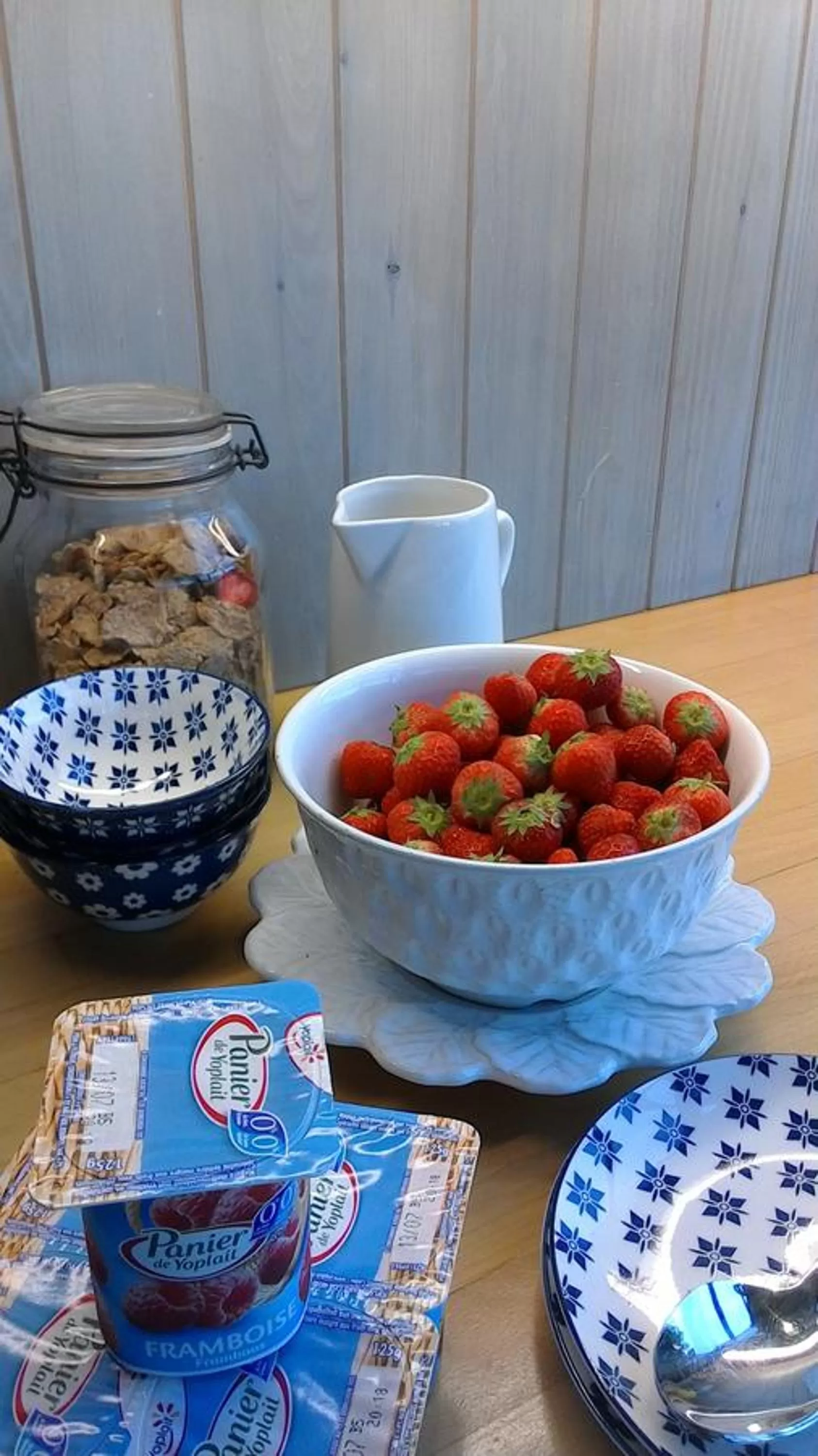 Buffet breakfast in Ateljee Devlaux