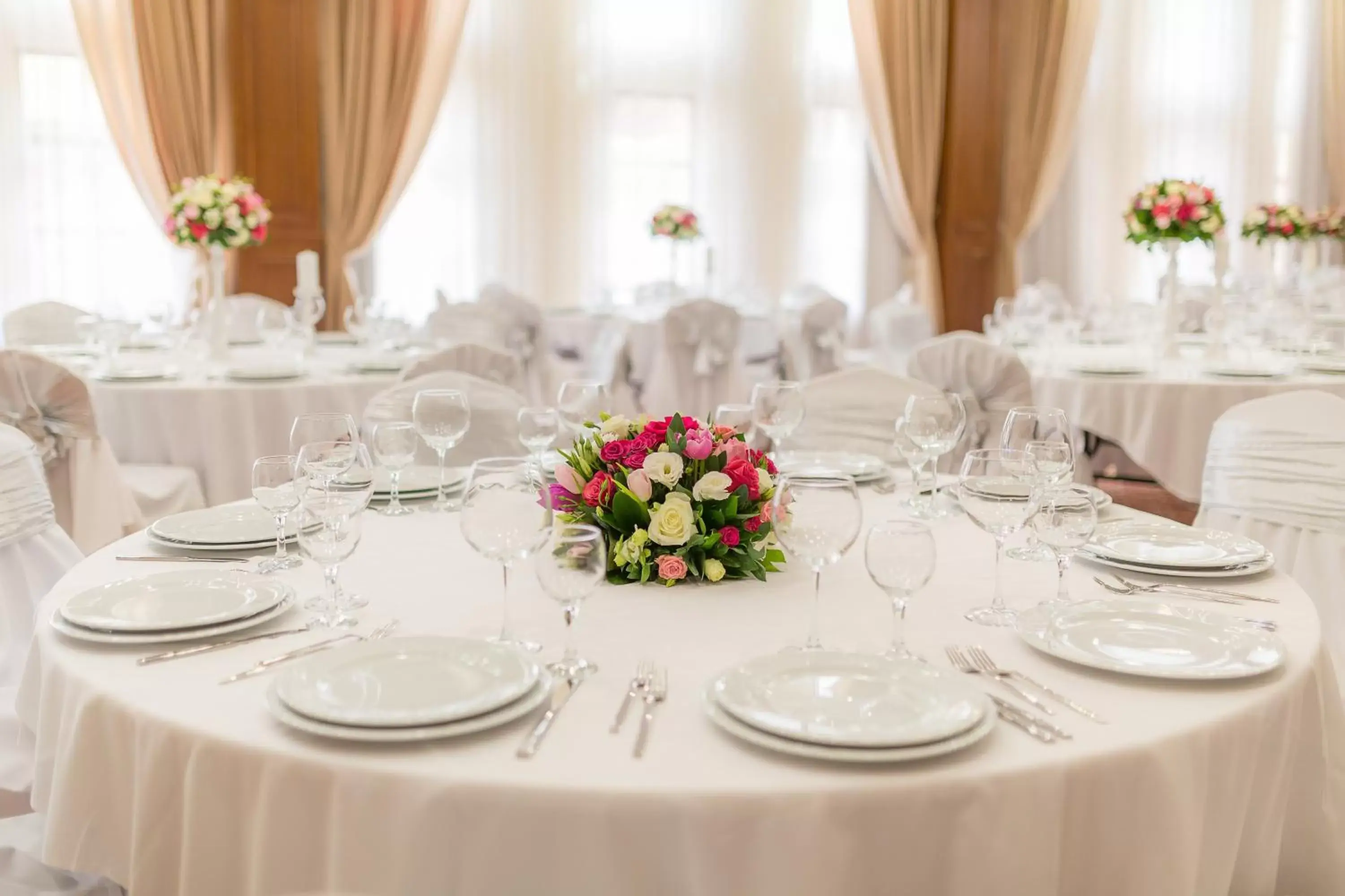 Restaurant/places to eat, Banquet Facilities in Ramada Almaty