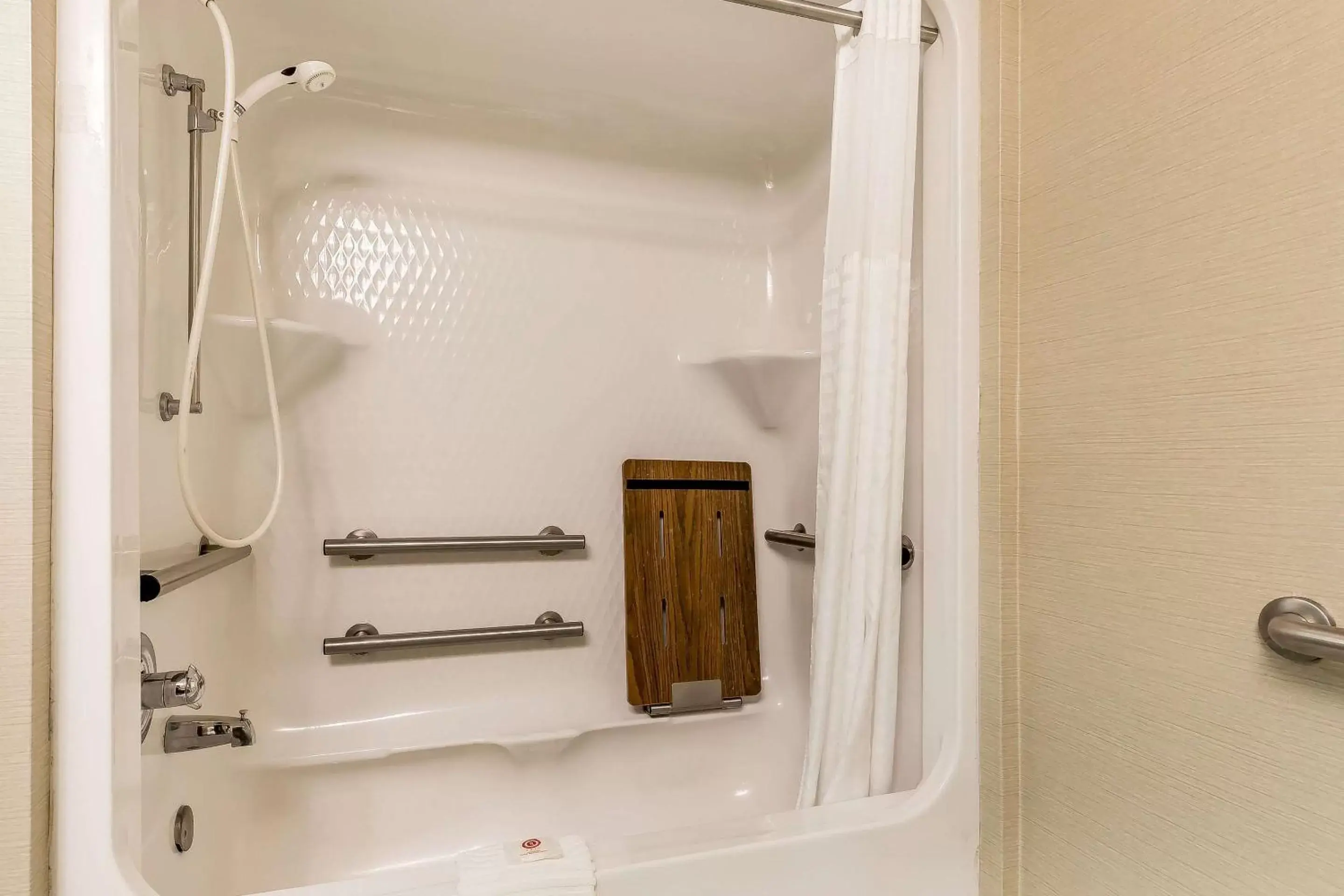 Photo of the whole room in Comfort Inn & Suites Mishawaka-South Bend Photo of the whole room in Comfort Inn & Suites Mishawaka-South Bend