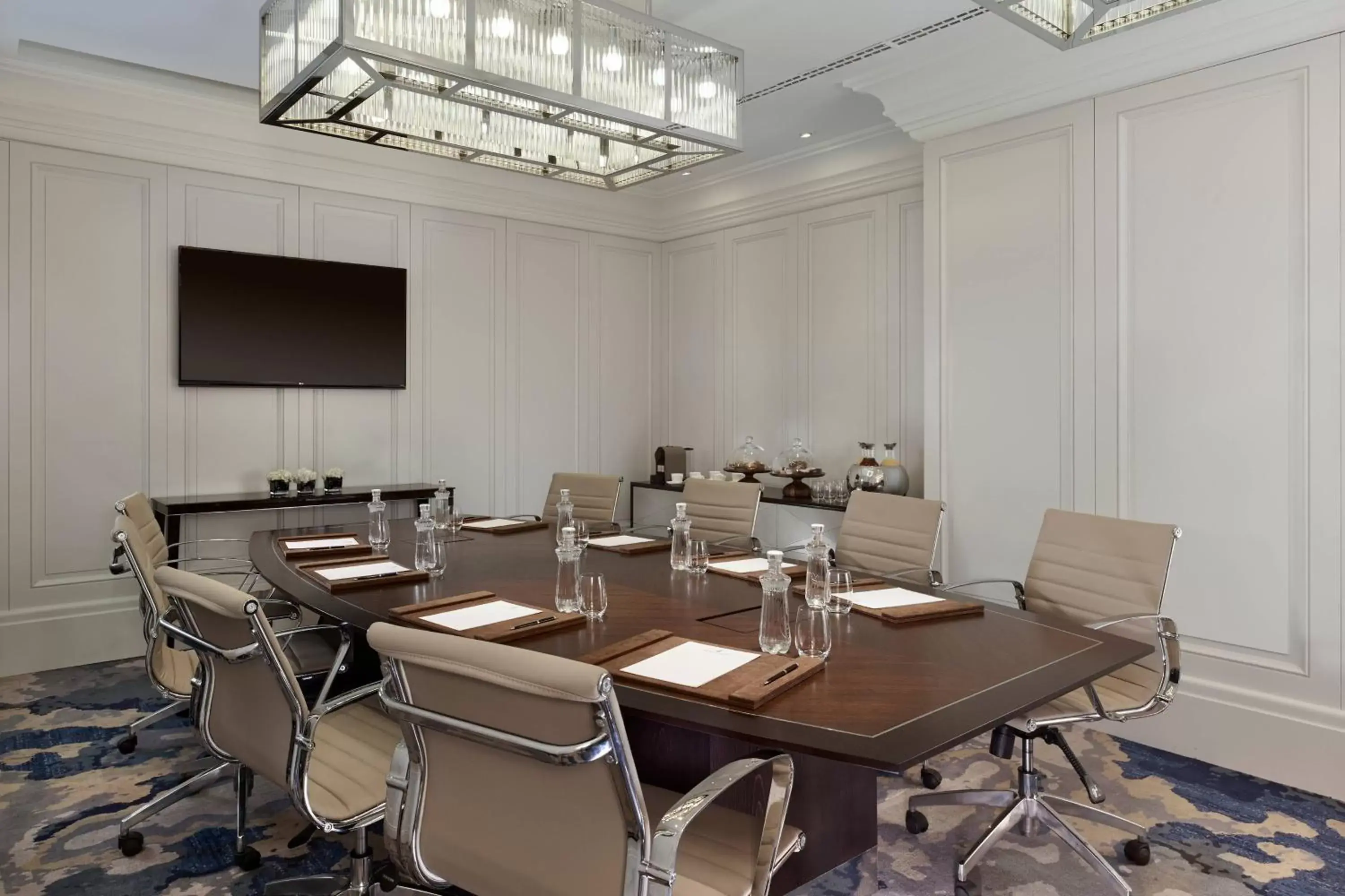 Meeting/conference room in The Ritz-Carlton, Budapest