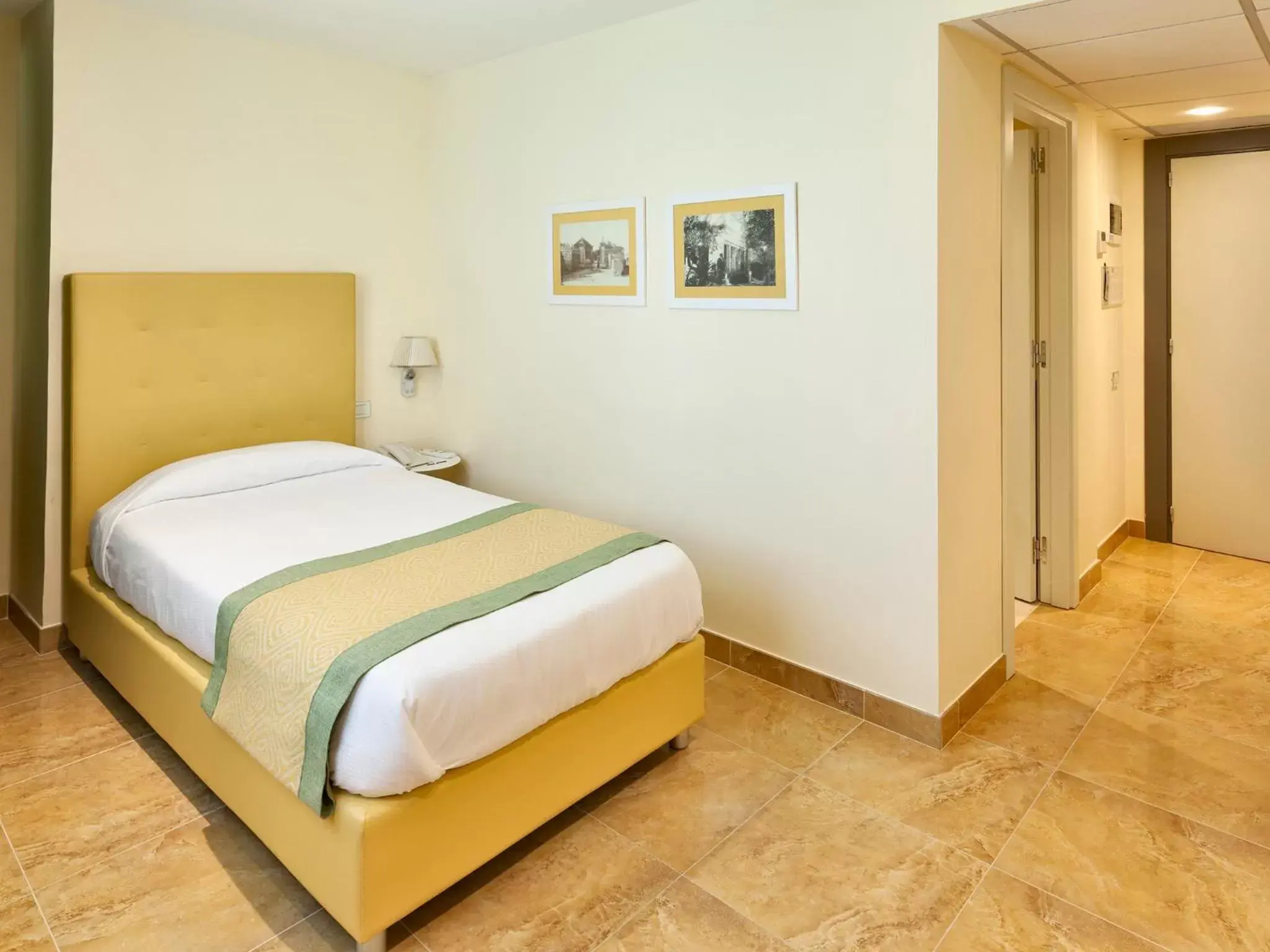 Photo of the whole room, Bed in Mercure Villa Romanazzi Carducci Bari