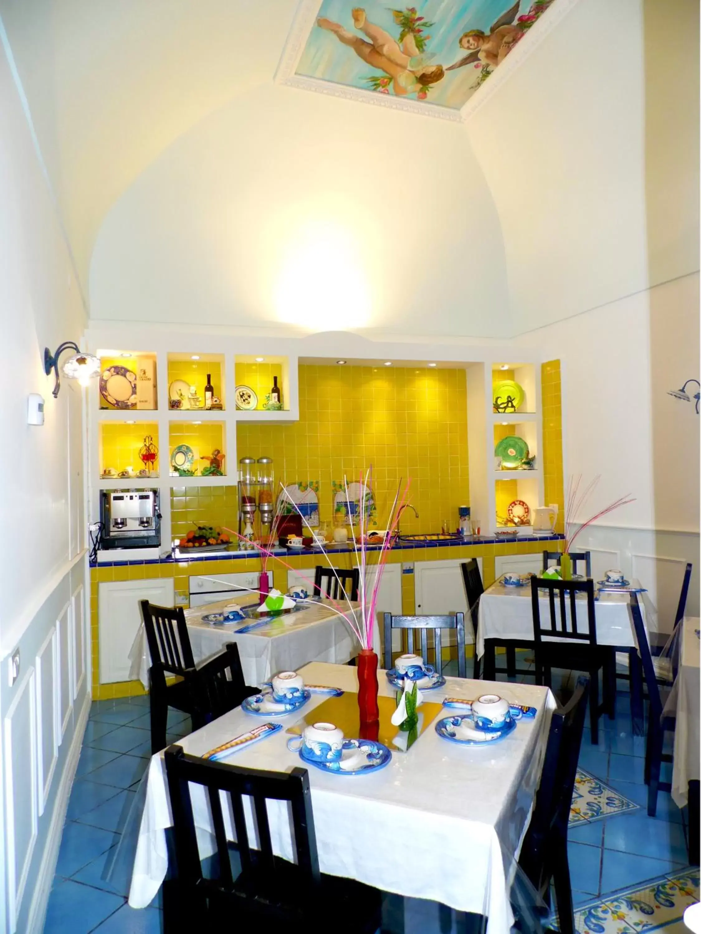 Continental breakfast, Restaurant/Places to Eat in Dimora Carlo III