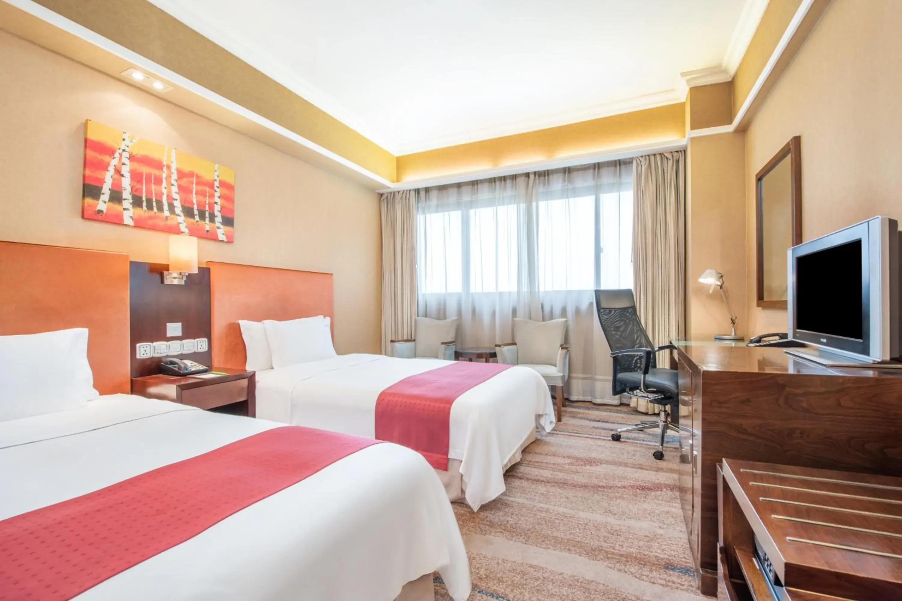 Photo of the whole room, Bed in Holiday Inn Hefei, an IHG Hotel