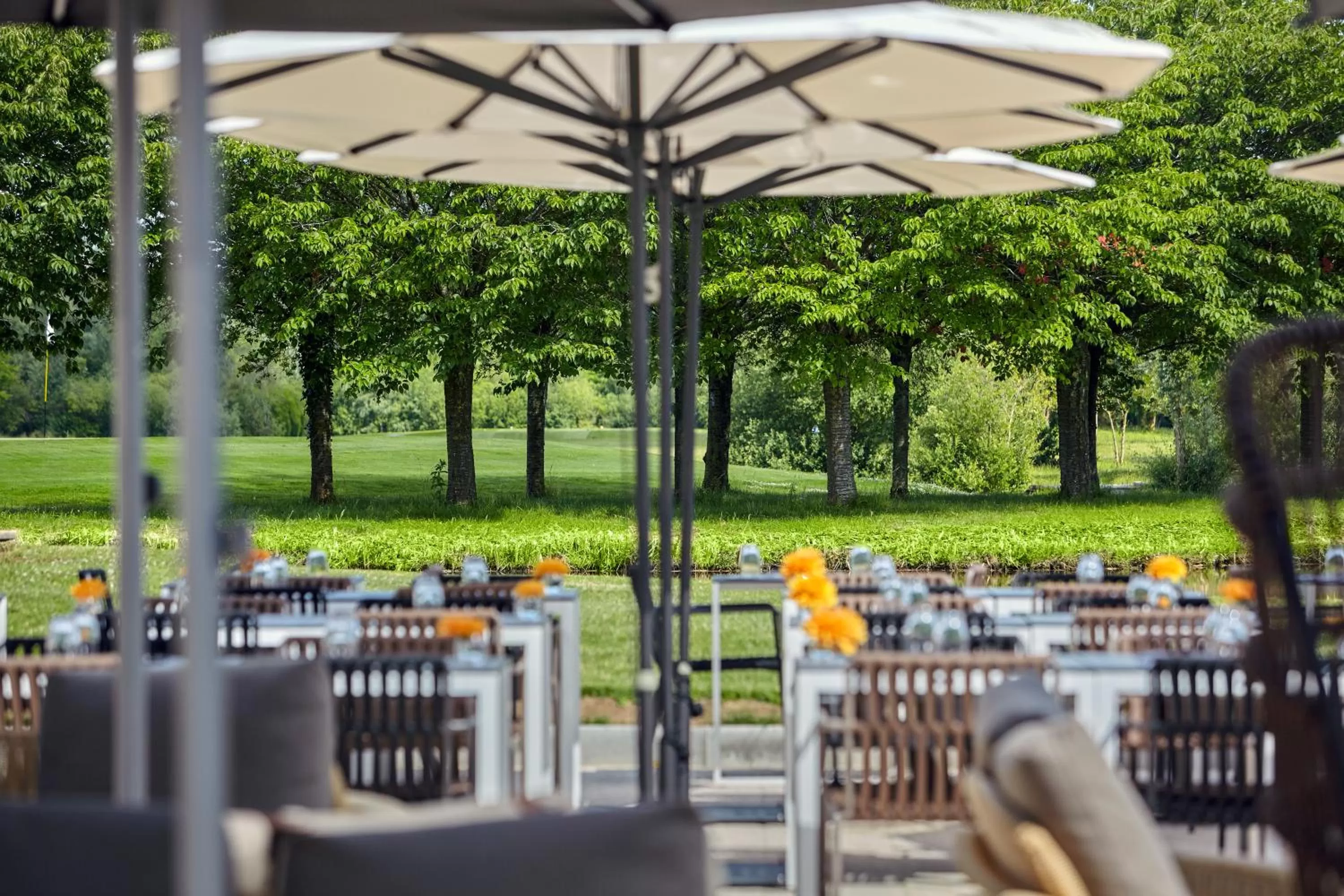 Patio in Mercure Chantilly Resort & Conventions