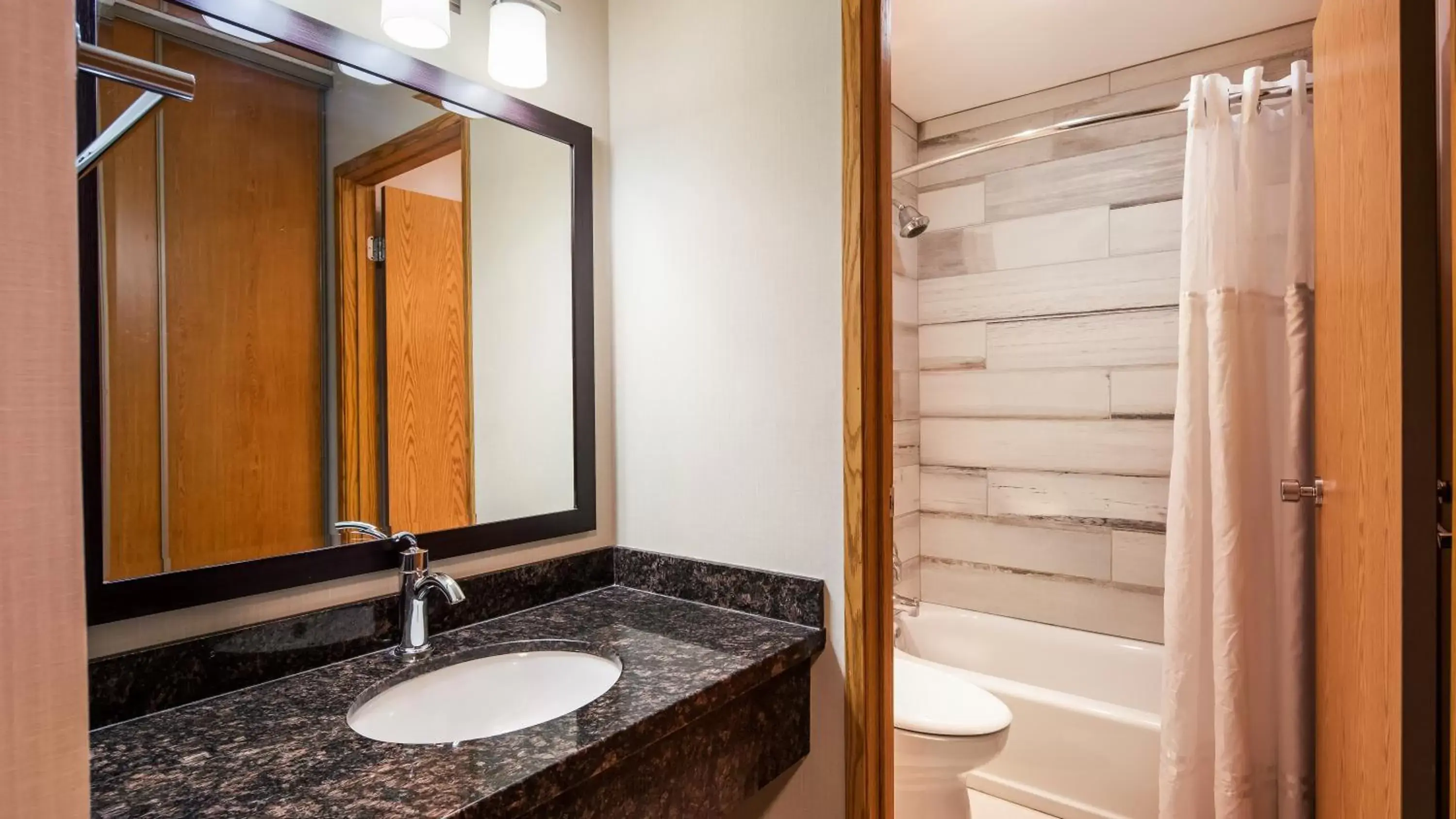 Bathroom in Best Western Plus Country Meadows Inn