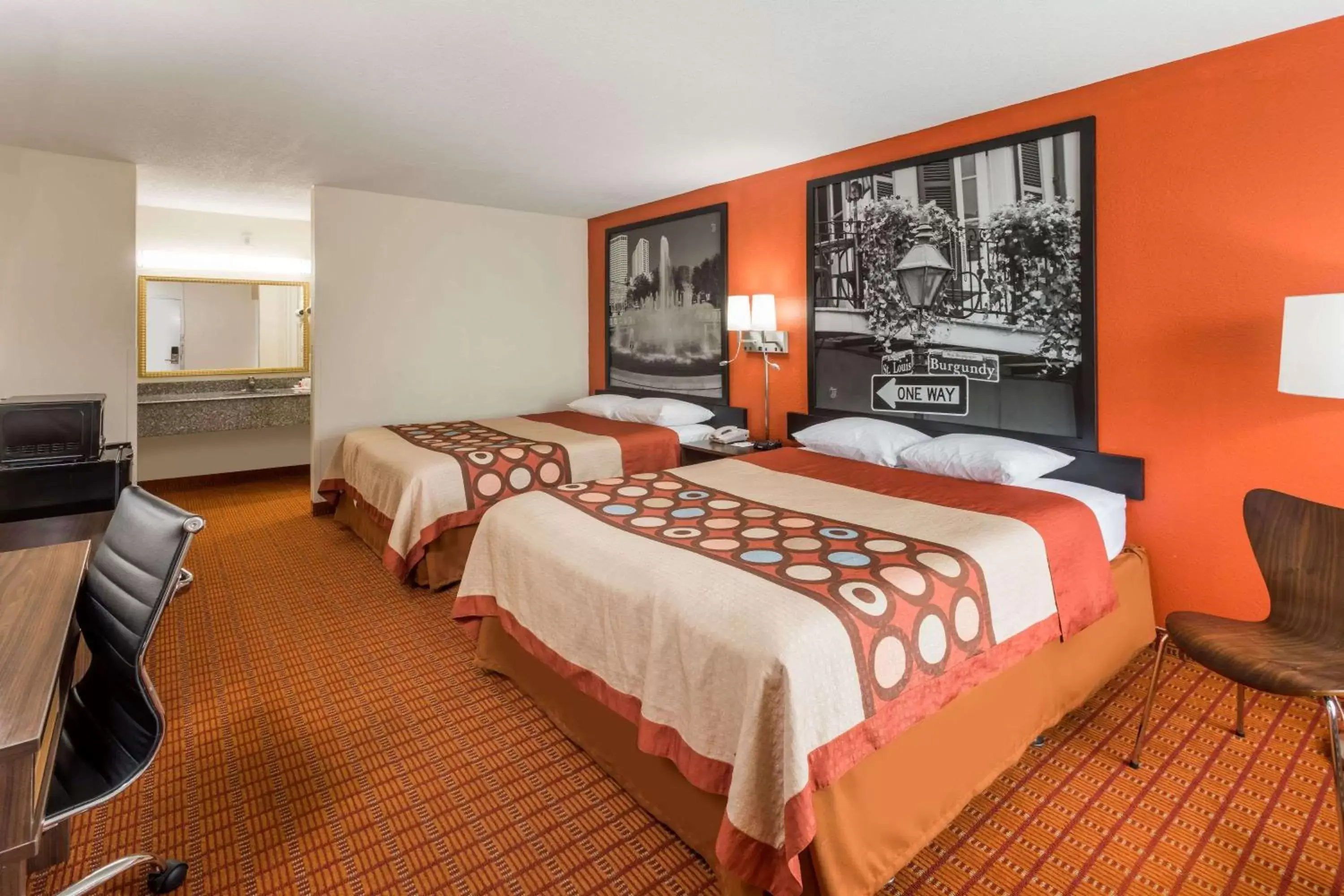 Photo of the whole room, Bed in Super 8 by Wyndham Baton Rouge/I-10