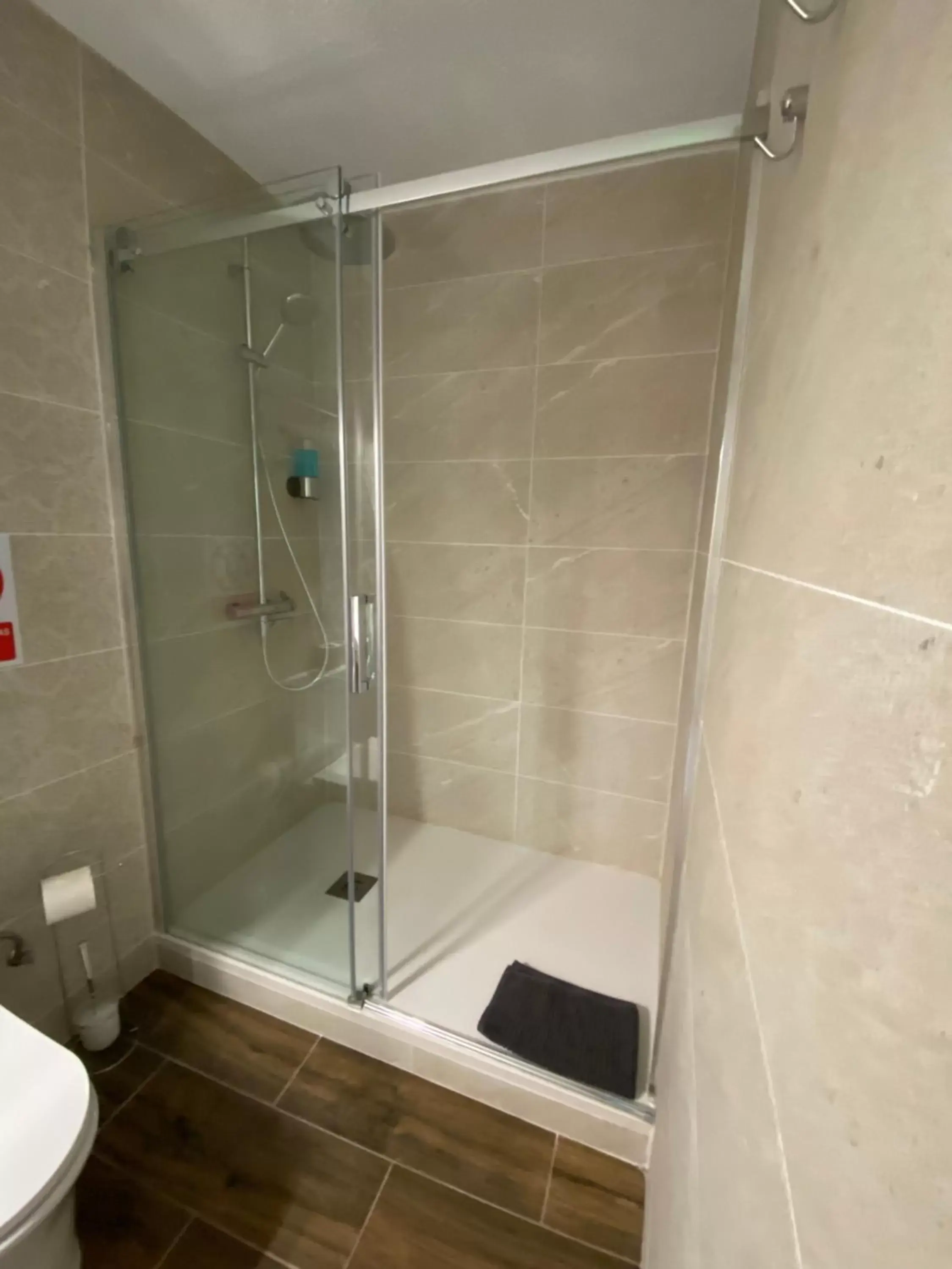 Shower, Bathroom in El Patio Hostal