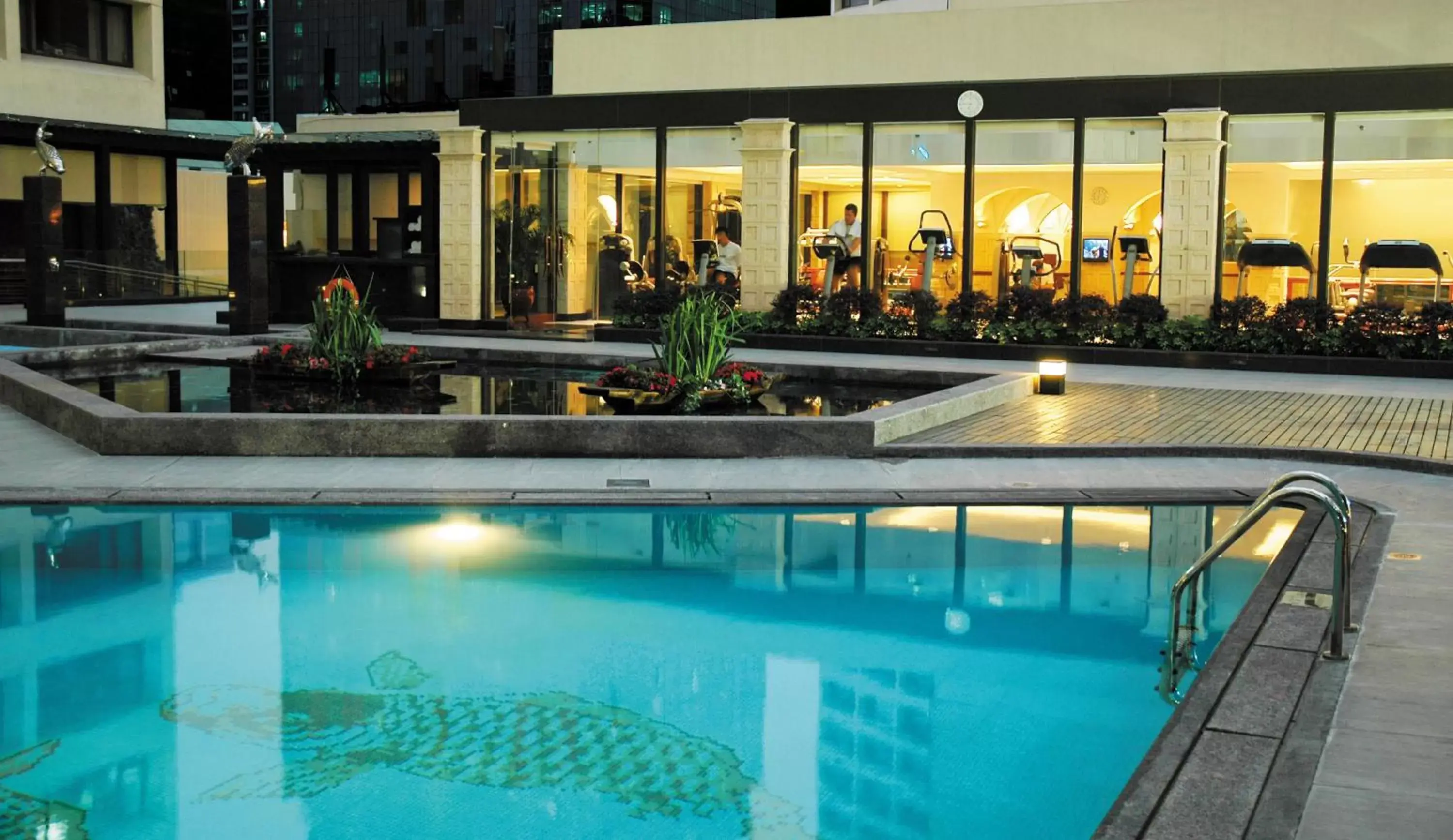 Swimming pool in The Garden Hotel Guangzhou Swimming pool in The Garden Hotel Guangzhou