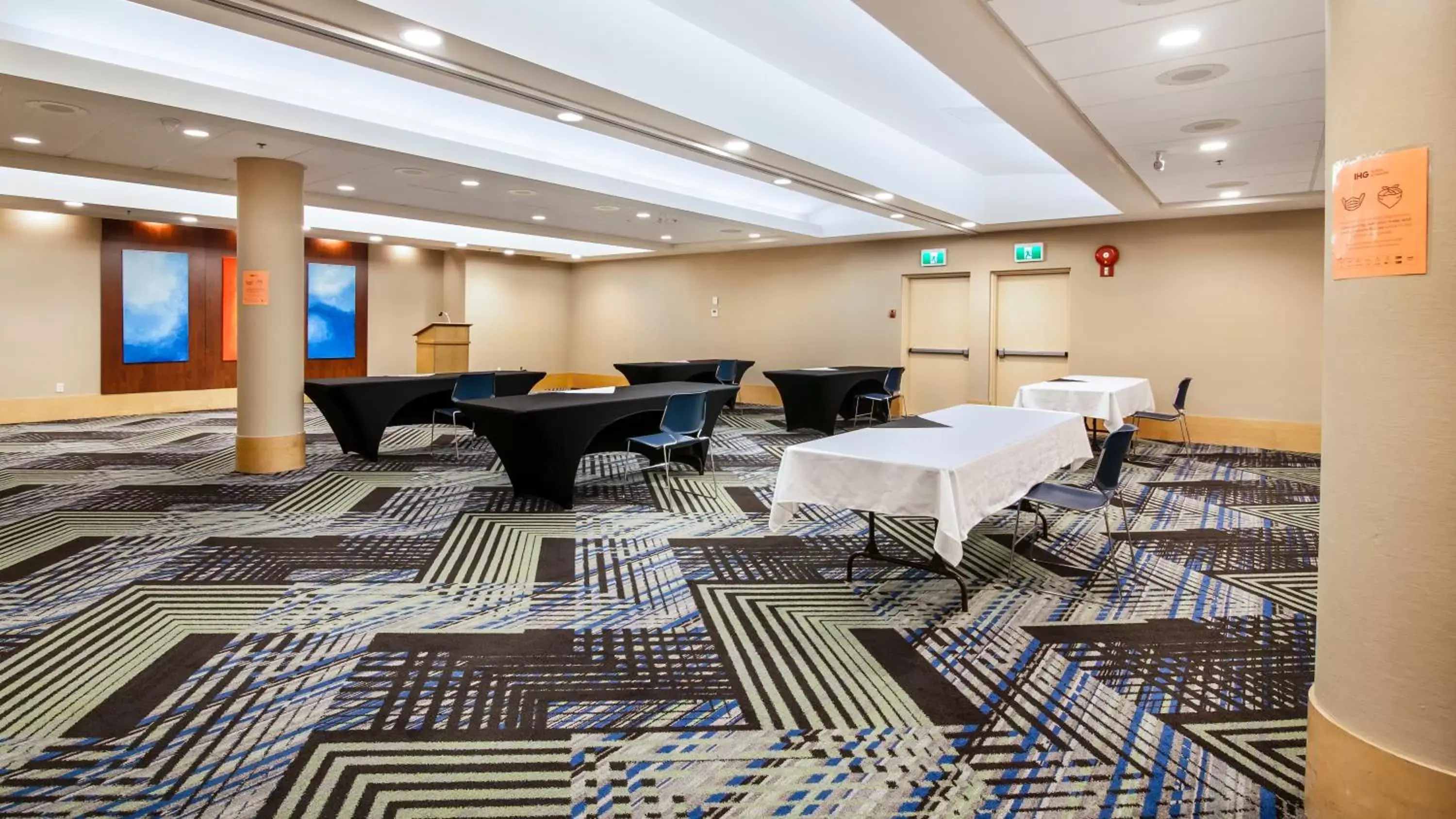 Meeting/conference room in Holiday Inn Express & Suites Langley, an IHG Hotel