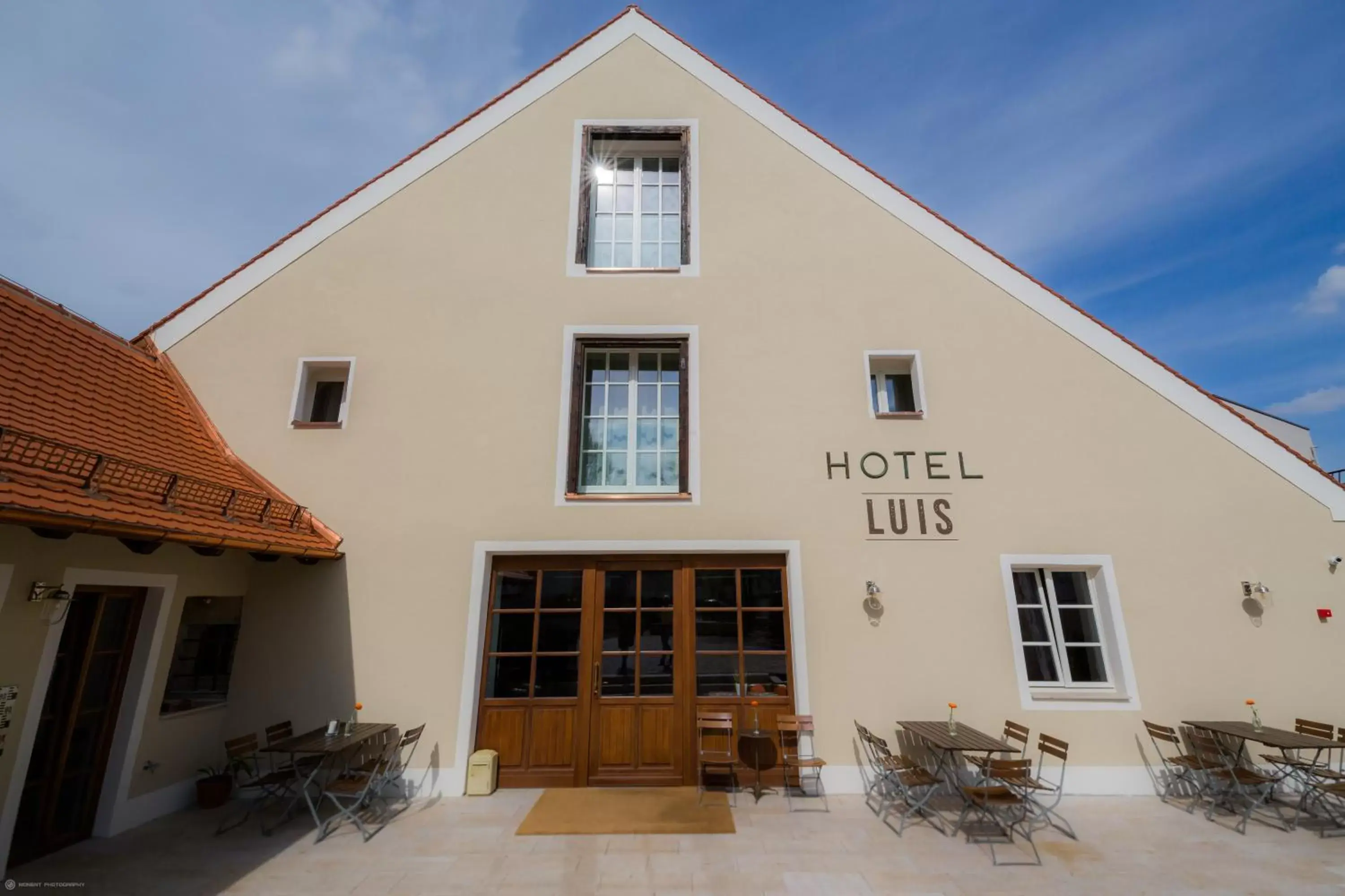 Facade/entrance, Property Building in Hotel Luis Stadl