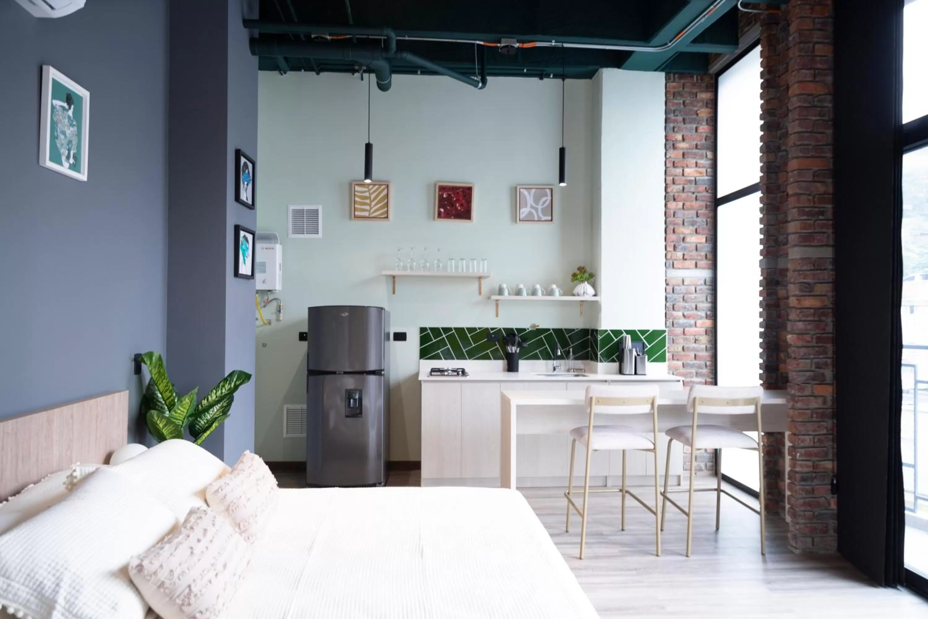 Photo of the whole room in Royal Living Poblado